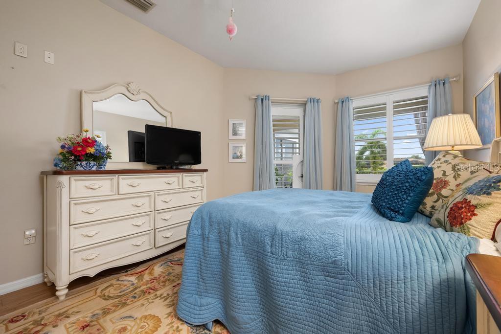 264 DAHLIA CT — photo 30