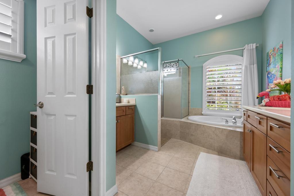 264 DAHLIA CT — photo 32