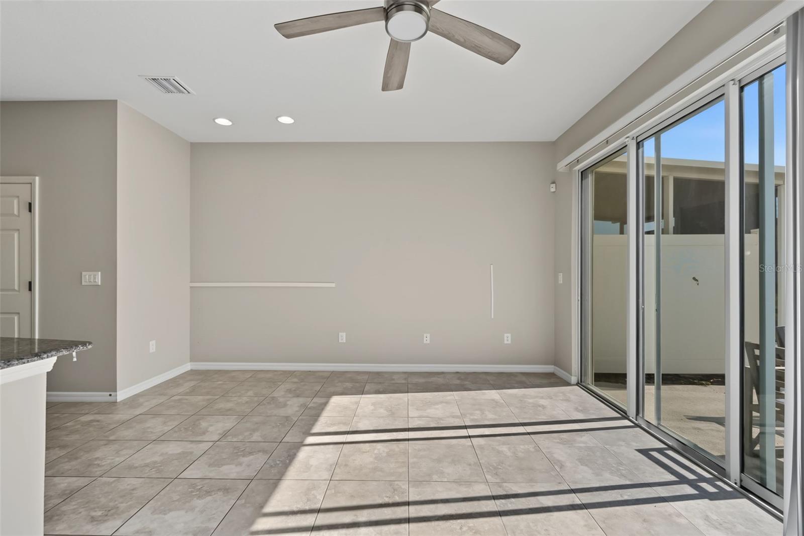 7052 SUMMER HOLLY PL — photo 38
