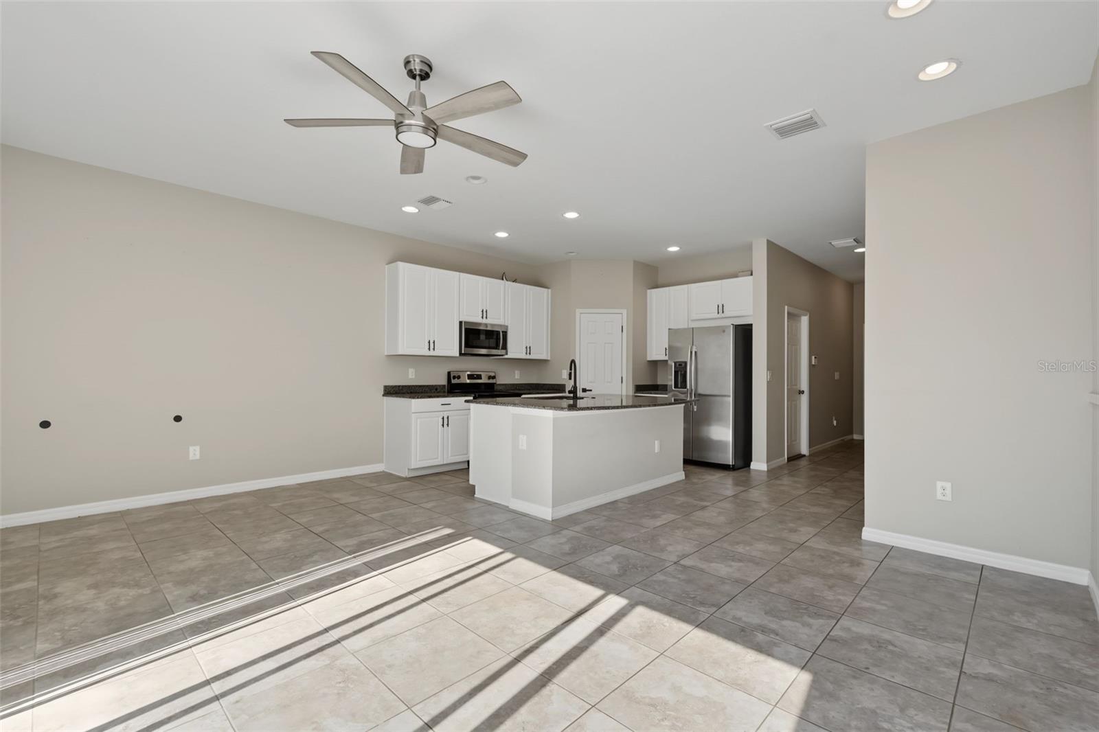 7052 SUMMER HOLLY PL — photo 37