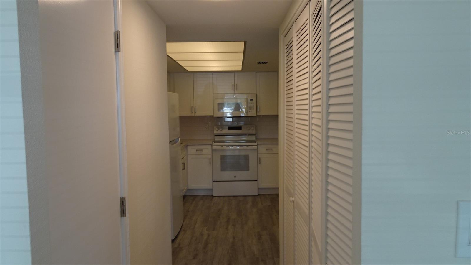 8100 DR MARTIN LUTHER KING JR ST N #105 — photo 9