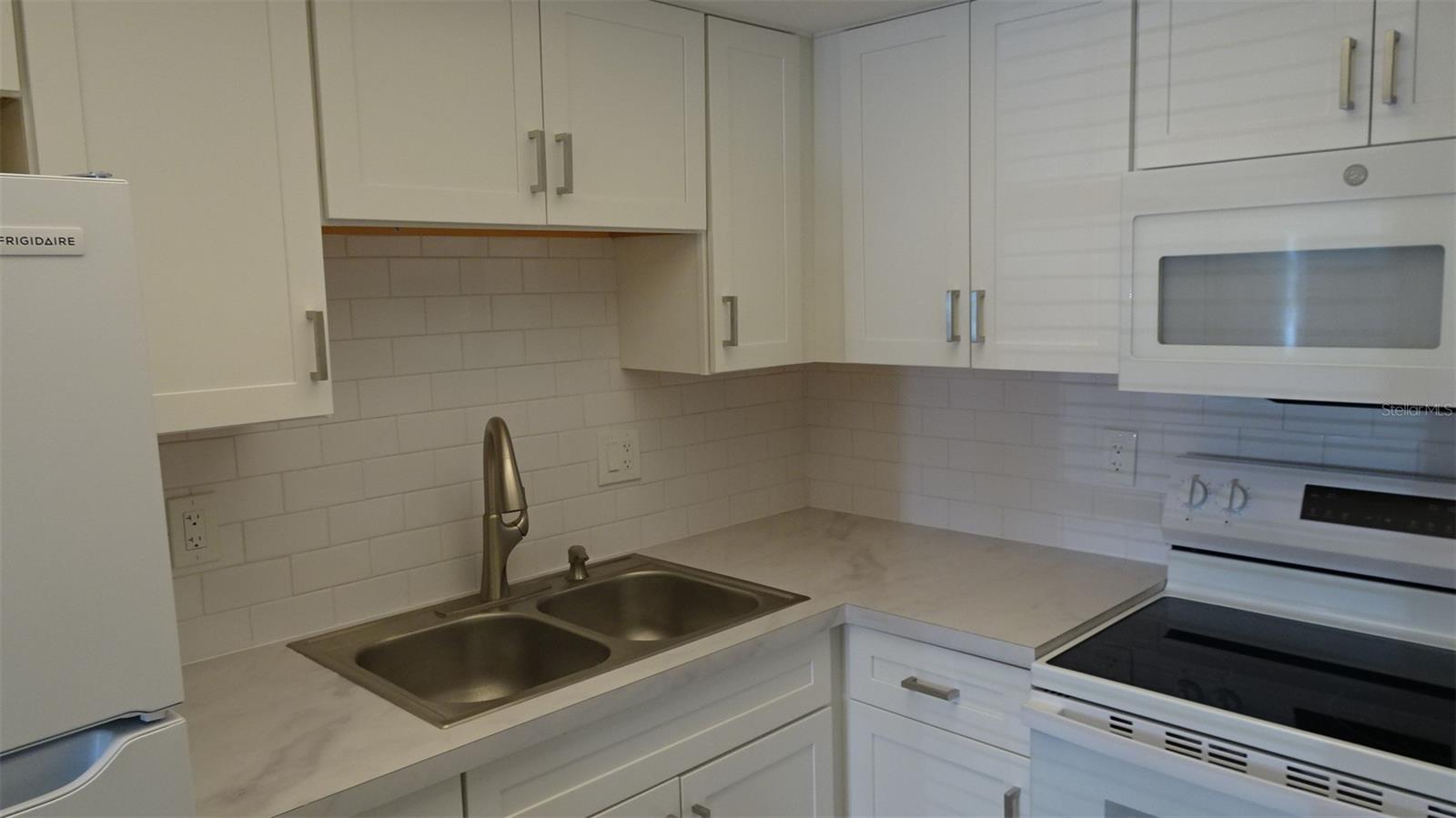 8100 DR MARTIN LUTHER KING JR ST N #105 — photo 15