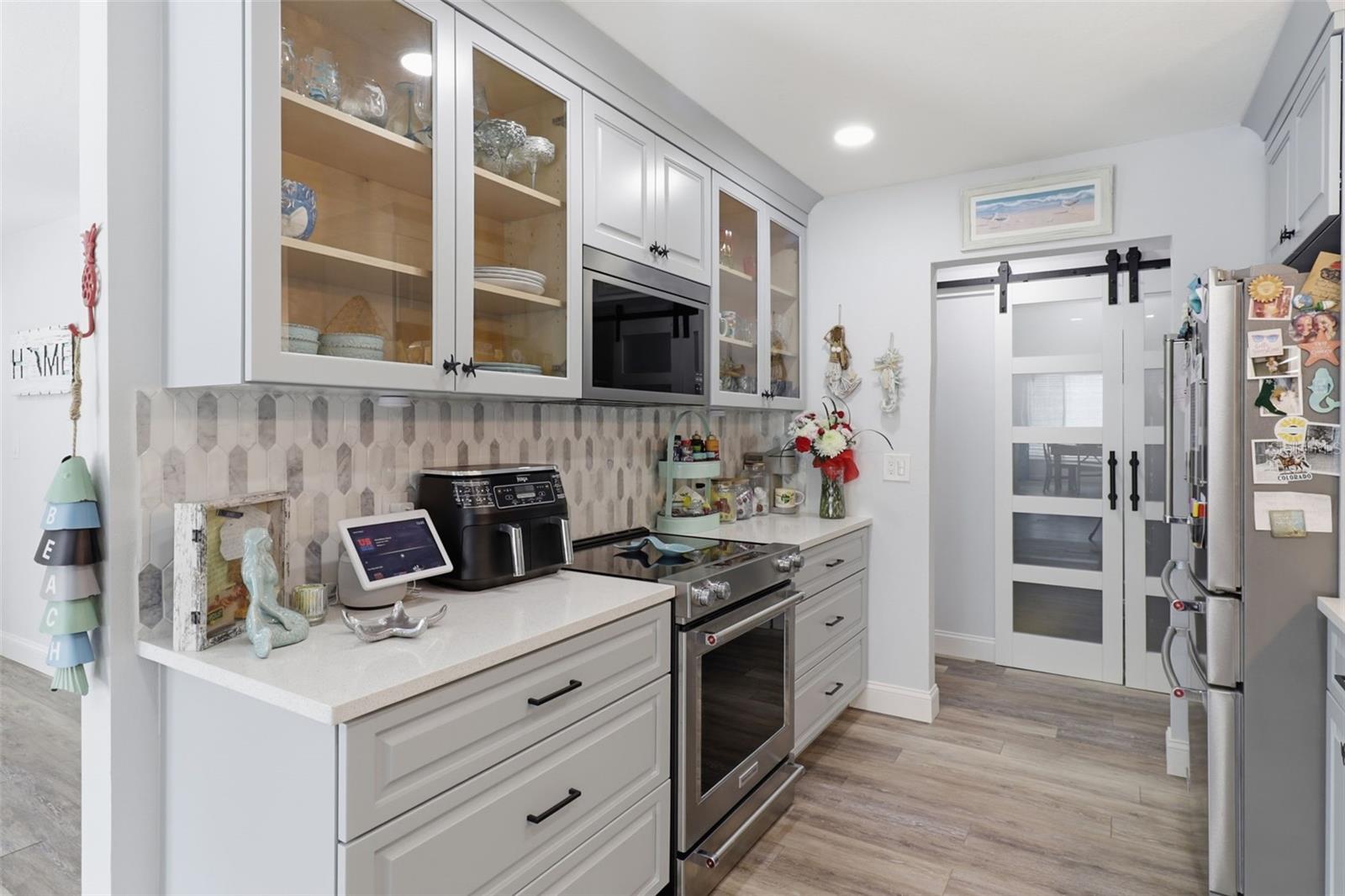5728 SEABREEZE DR — photo 8