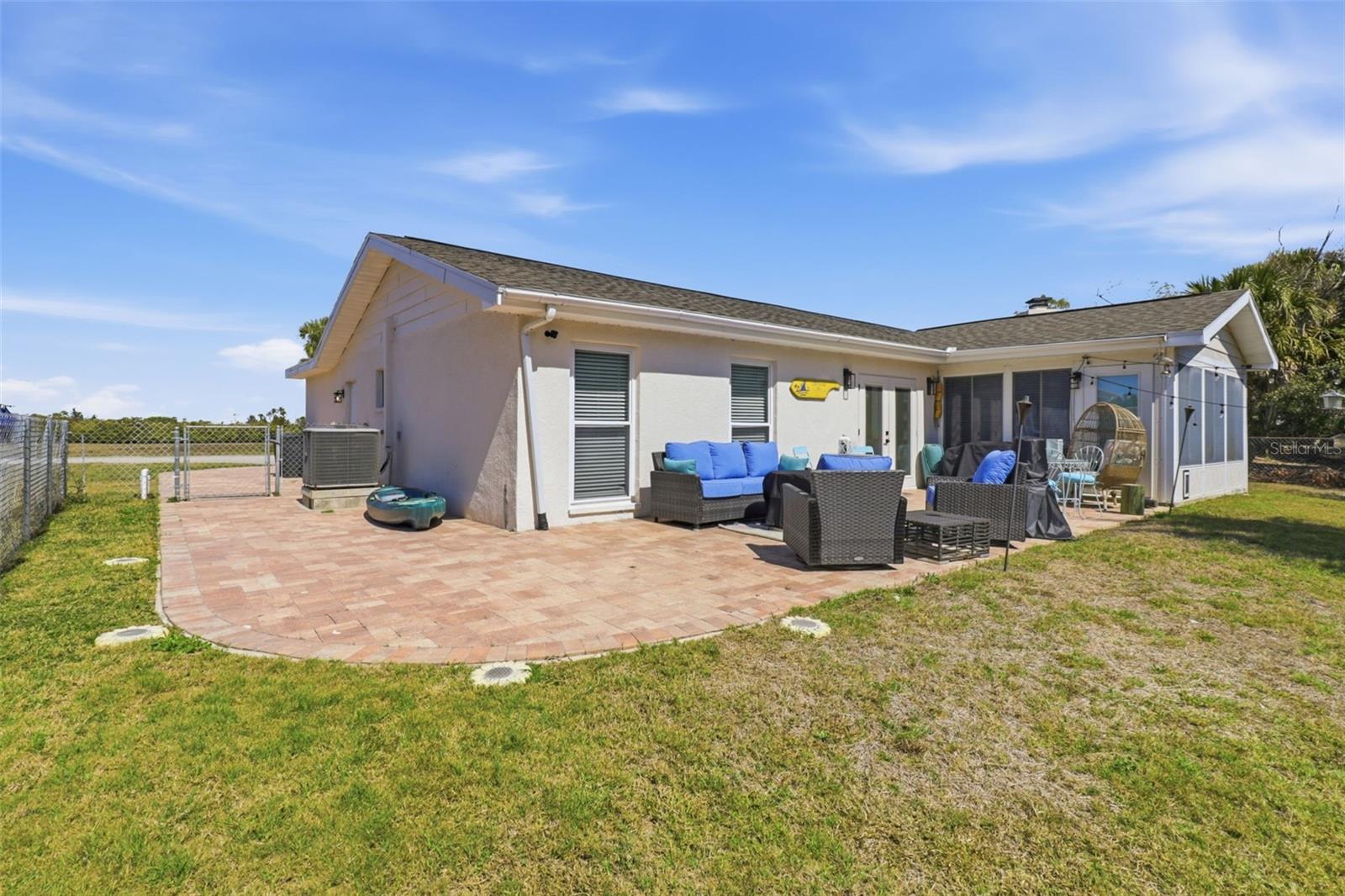 5728 SEABREEZE DR — photo 26