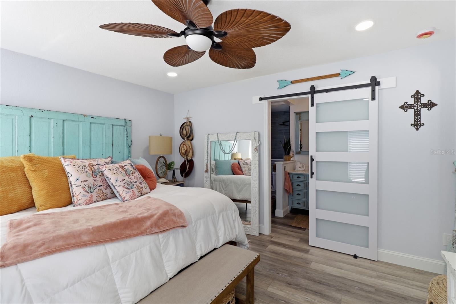 5728 SEABREEZE DR — photo 13