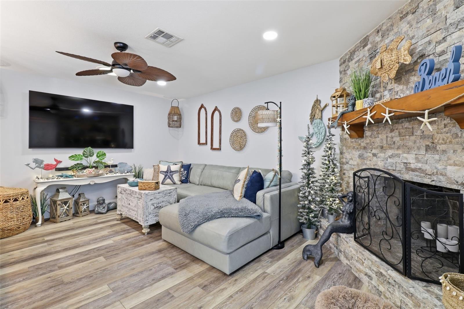 5728 SEABREEZE DR — photo 5