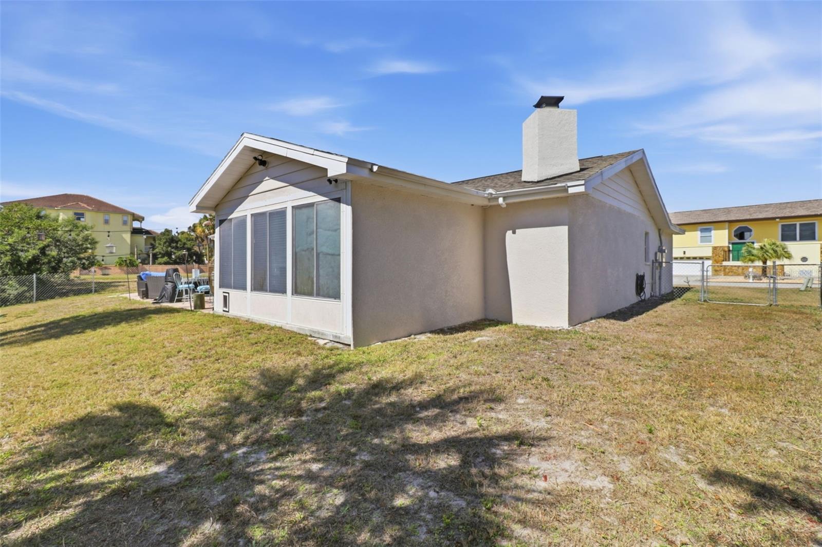 5728 SEABREEZE DR — photo 31