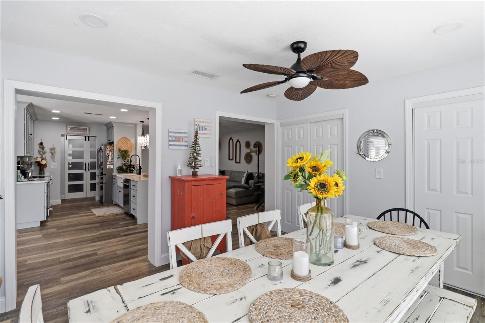 5728 SEABREEZE DR — photo 11