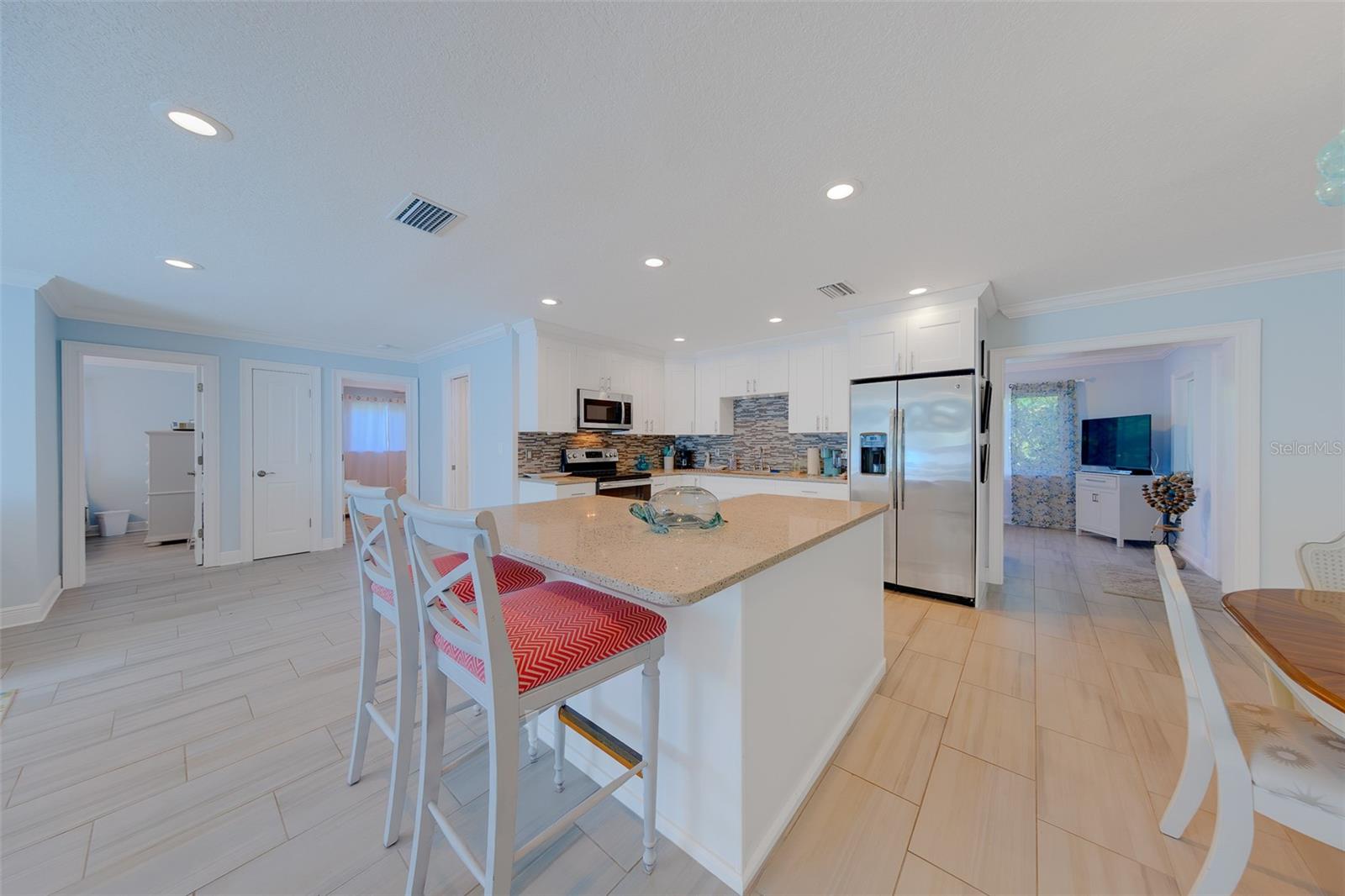 196 OVERBROOK DR E — photo 8