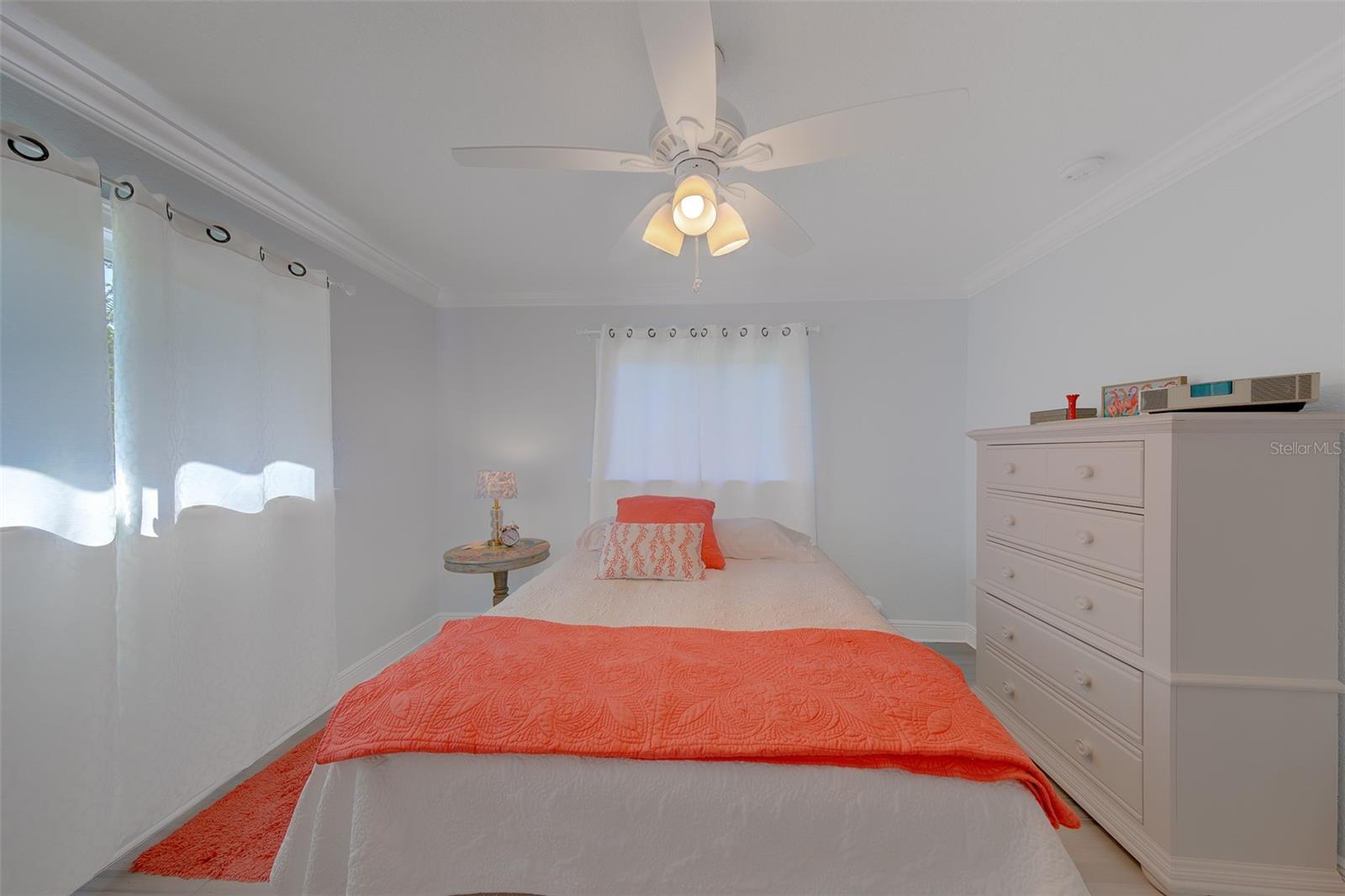 196 OVERBROOK DR E — photo 23