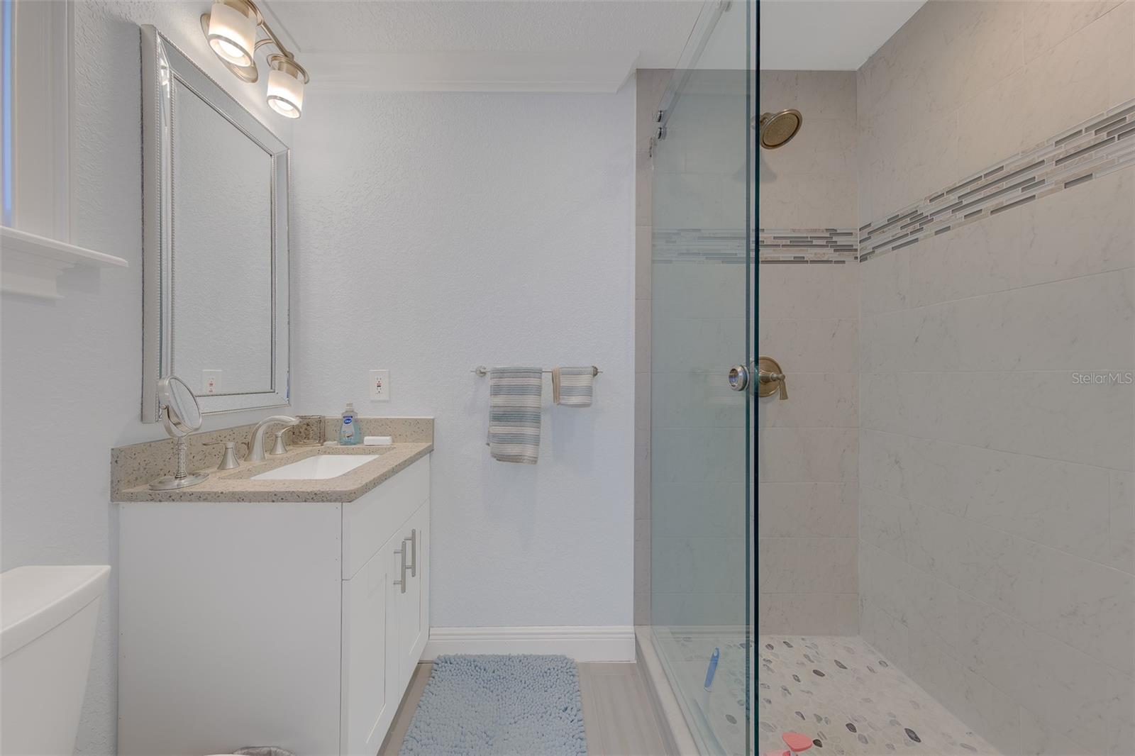 196 OVERBROOK DR E — photo 18