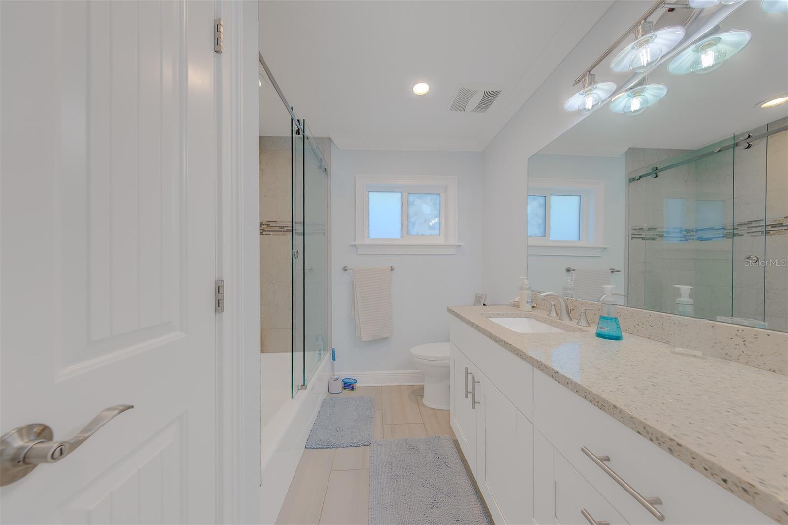 196 OVERBROOK DR E — photo 28