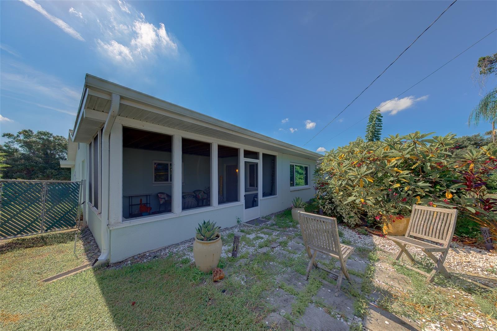 196 OVERBROOK DR E — photo 39