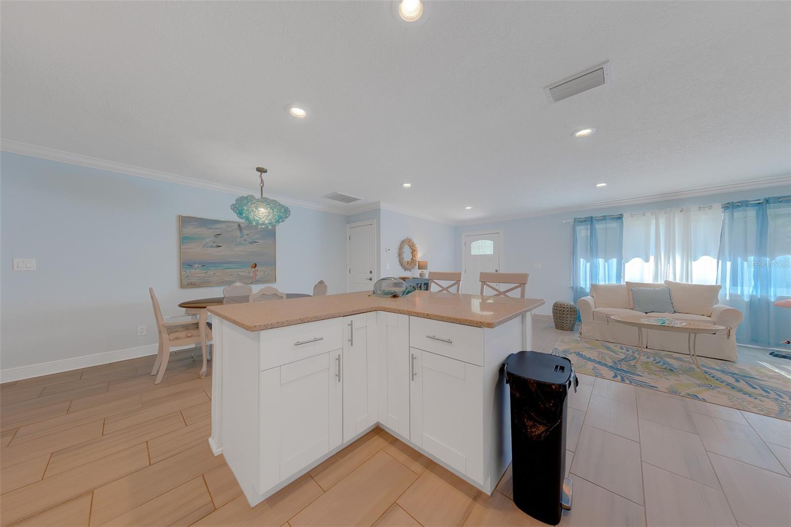 196 OVERBROOK DR E — photo 11
