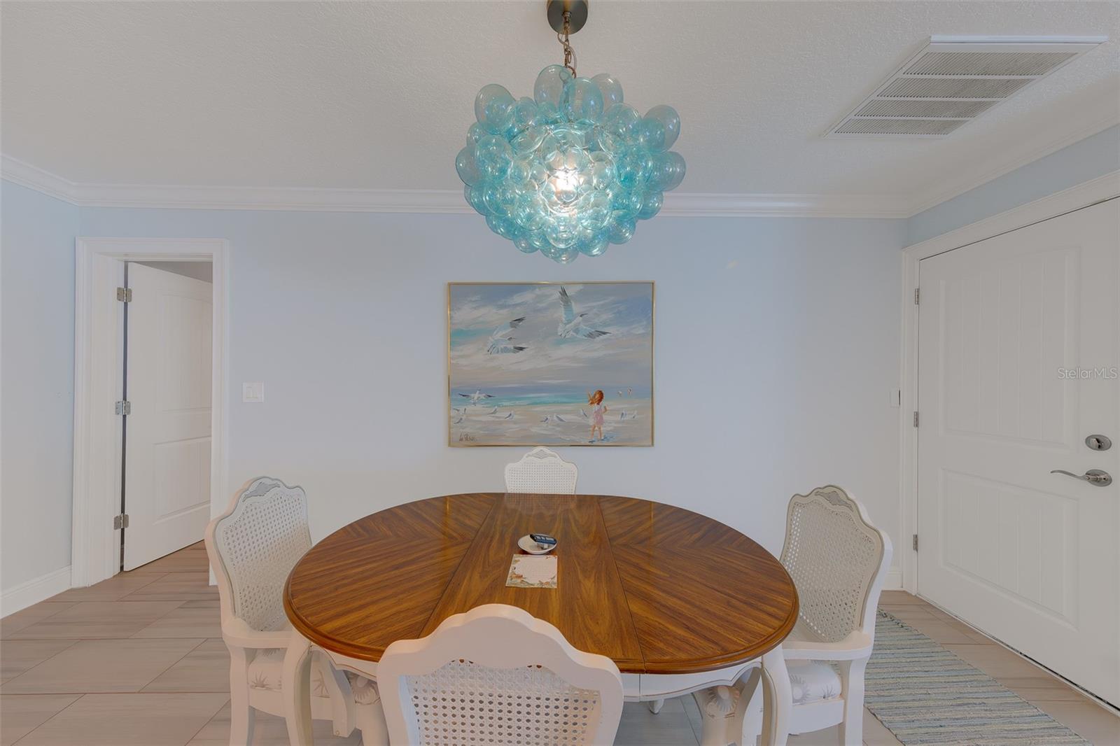 196 OVERBROOK DR E — photo 13
