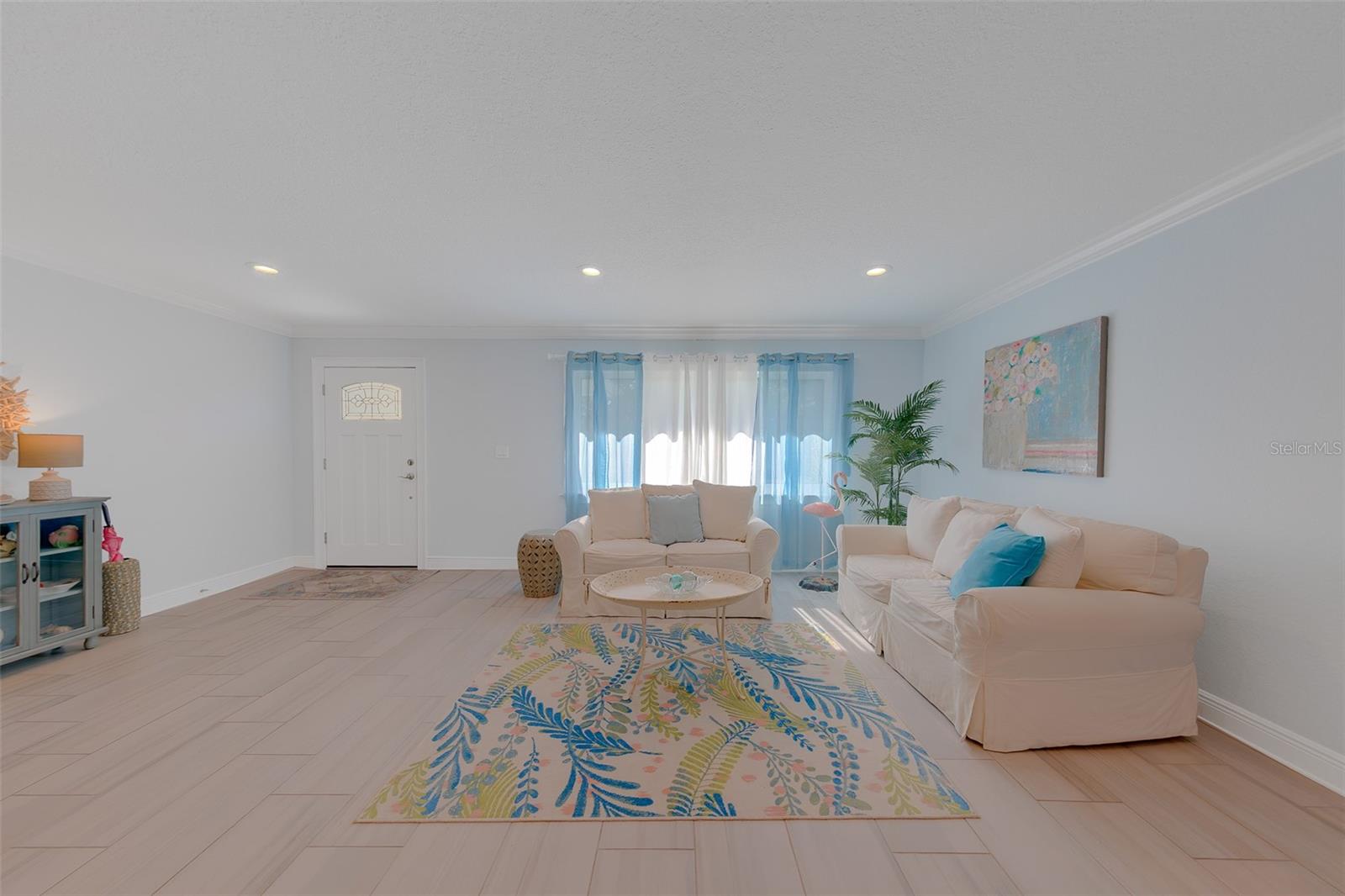 196 OVERBROOK DR E — photo 5