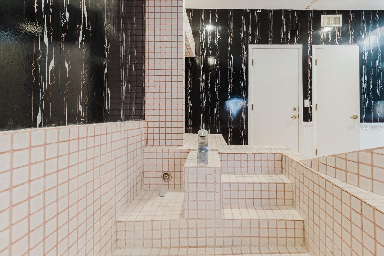 4404 OLD ORCHARD DR — photo 54