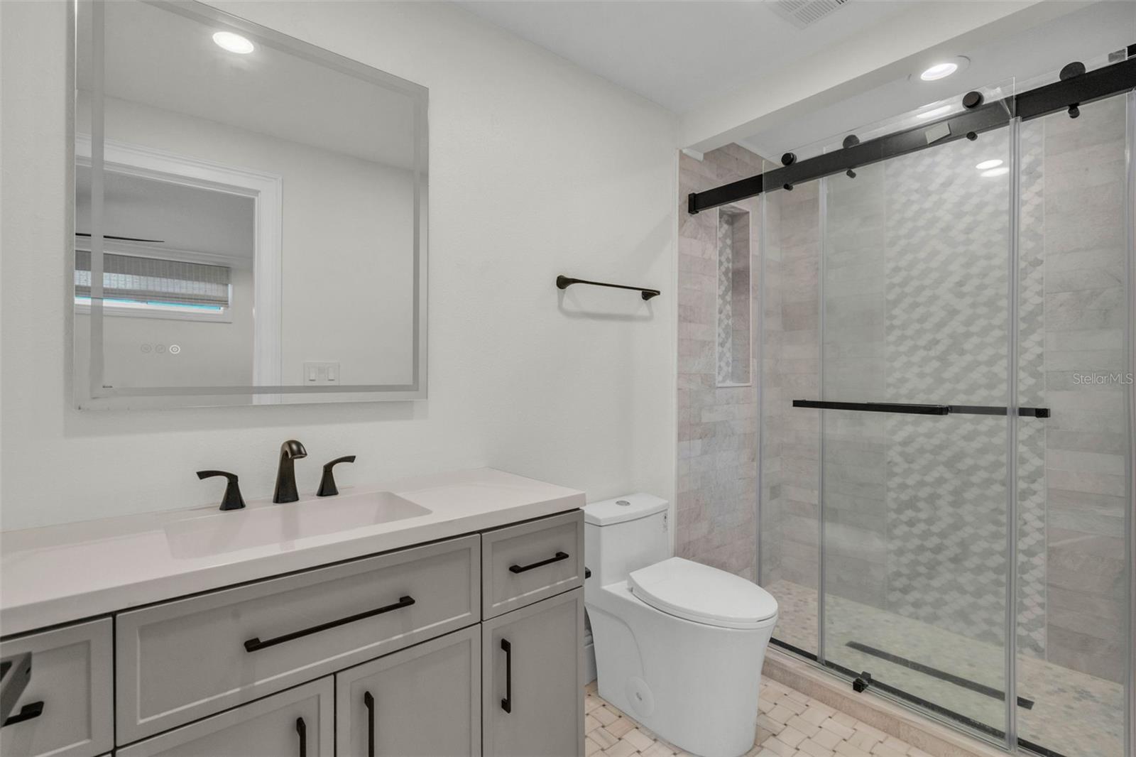 965 BRUCE AVE — photo 19