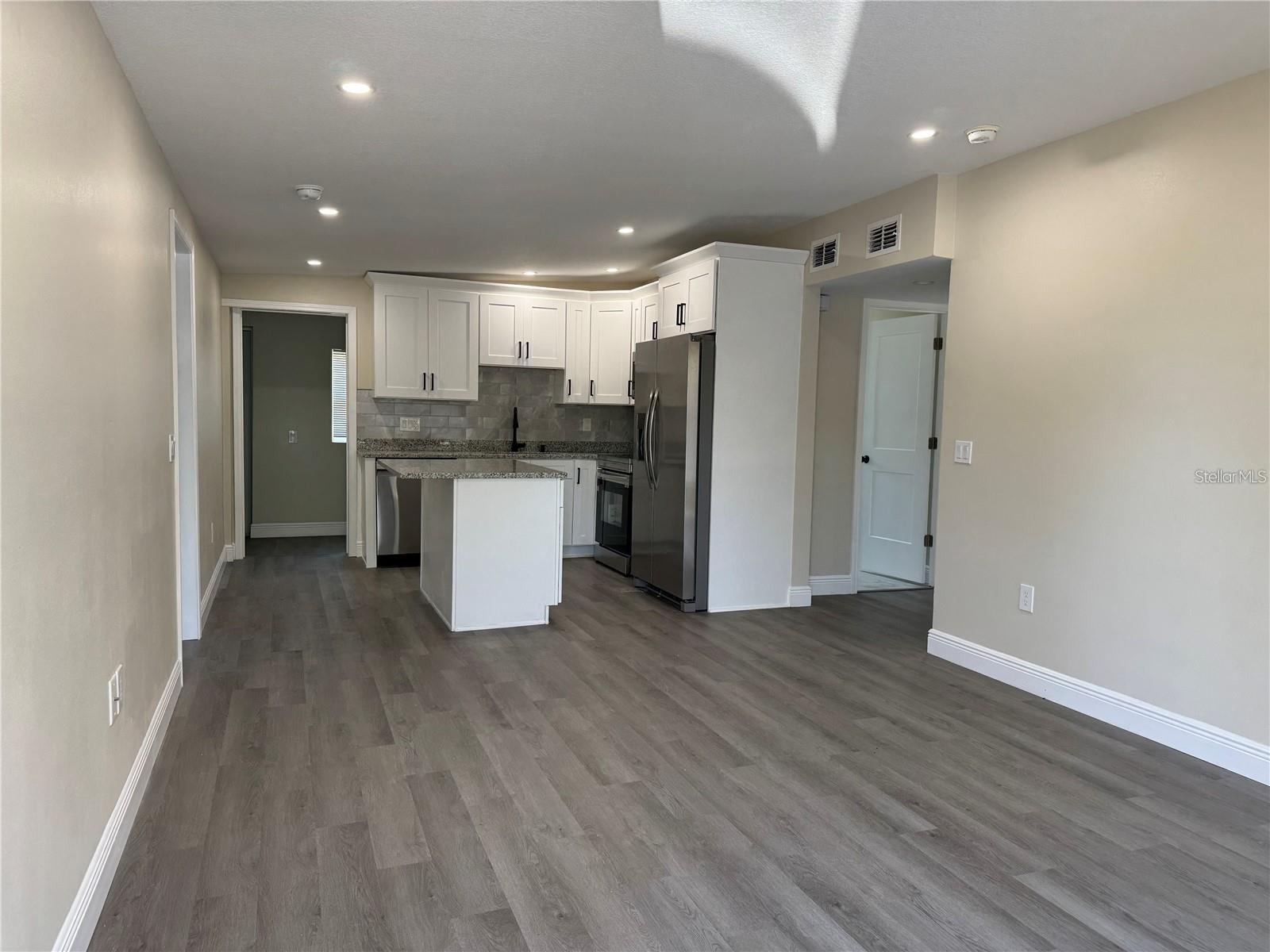 7039 LENOX DR — photo 25