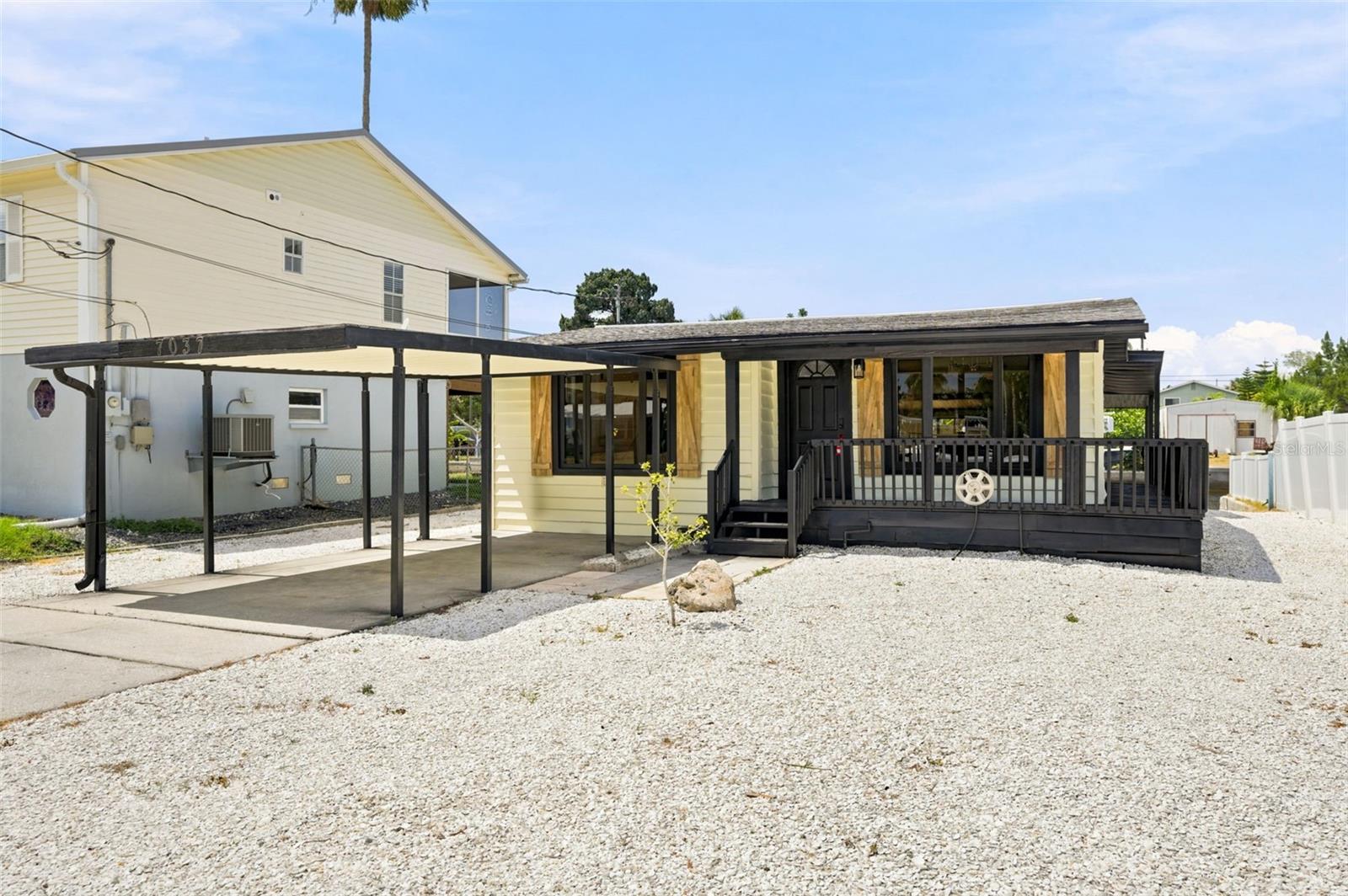 7037 MCCRAY DR — photo 29