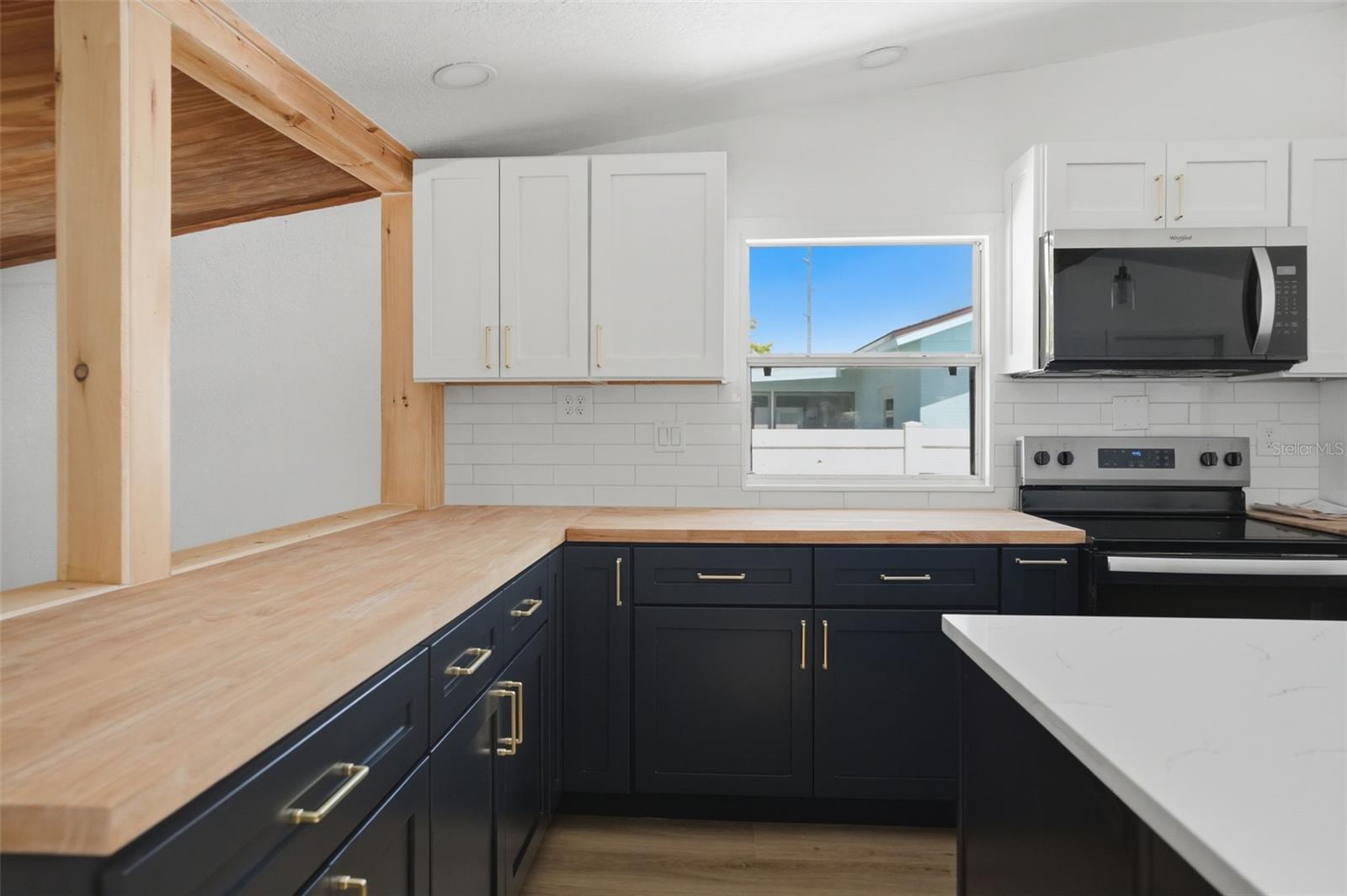 7037 MCCRAY DR — photo 5