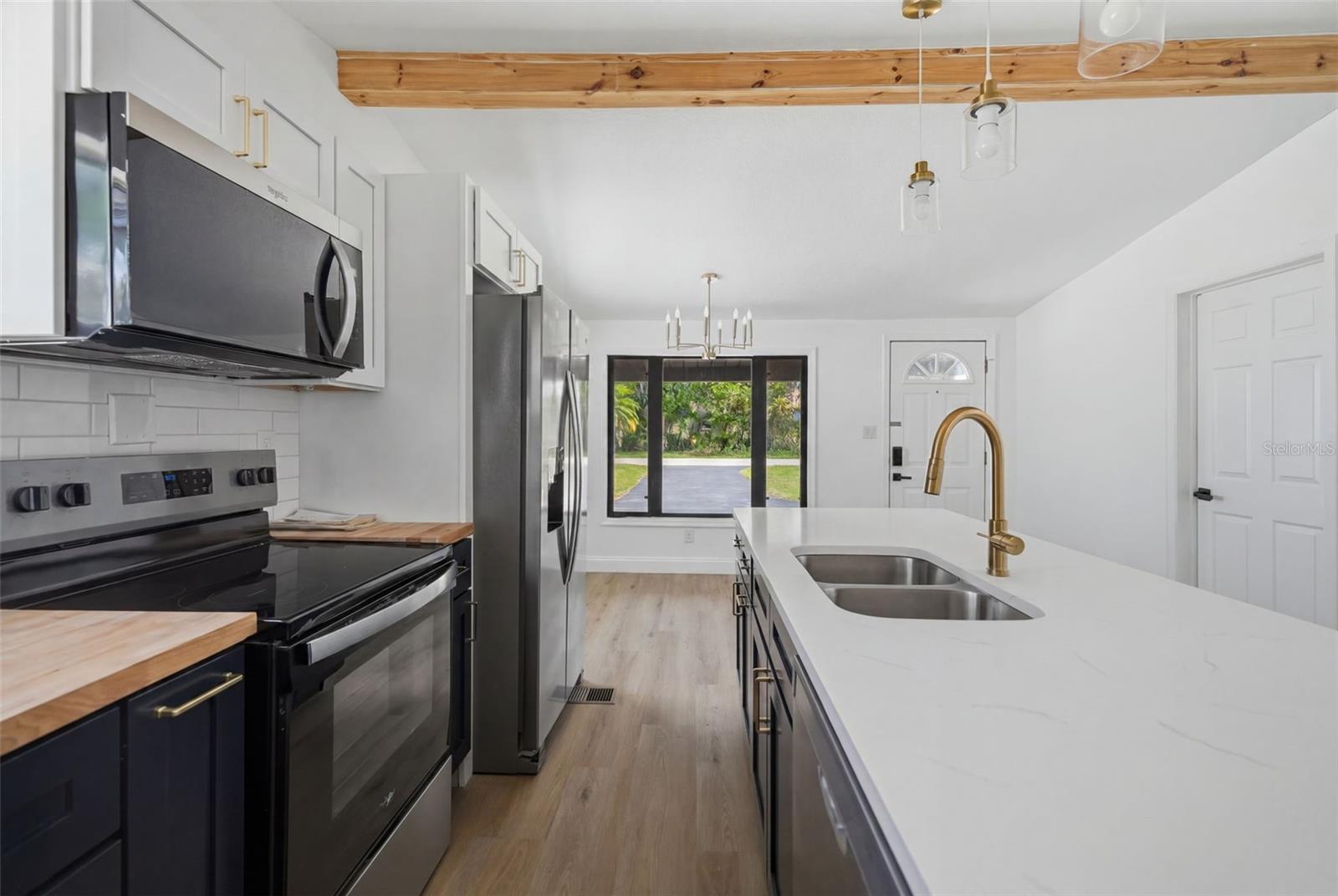 7037 MCCRAY DR — photo 6