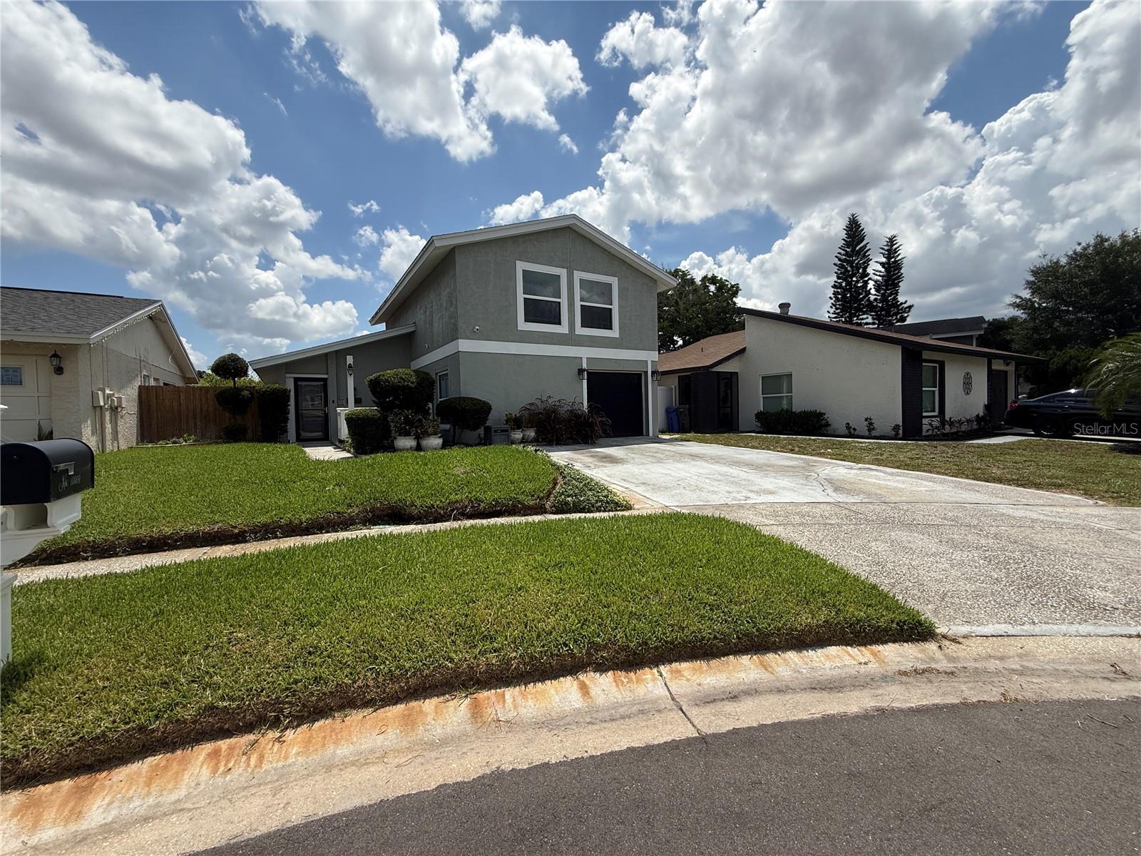 10009 REGAL WOODS LN — photo 2