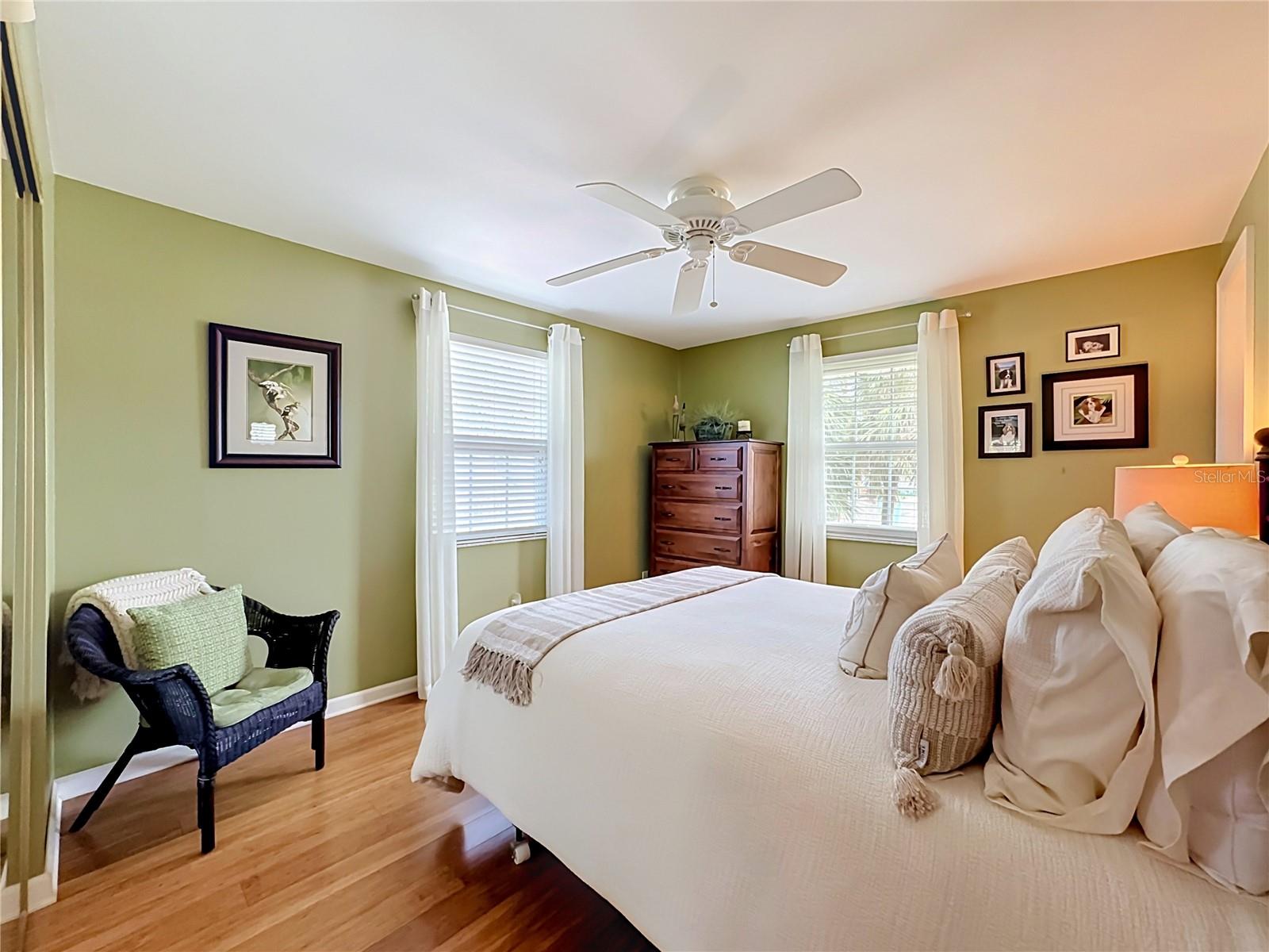 202 PEACOCK LN #A — photo 15