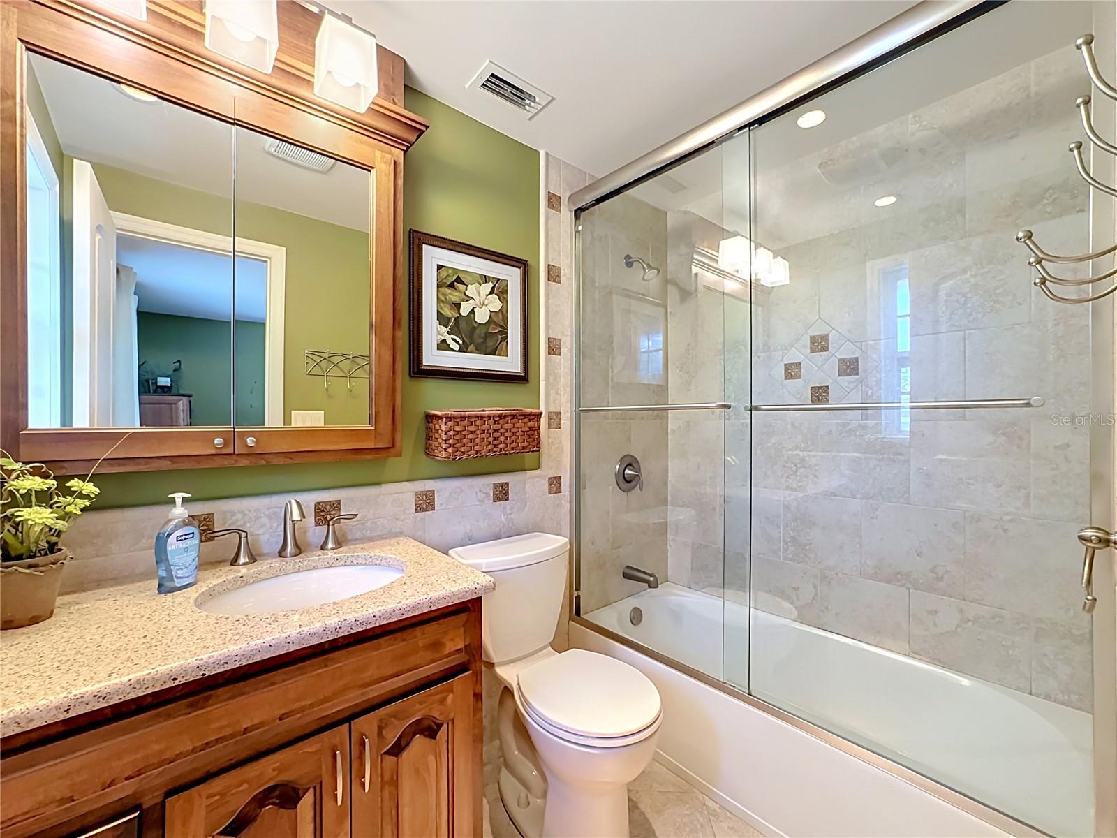 202 PEACOCK LN #A — photo 21