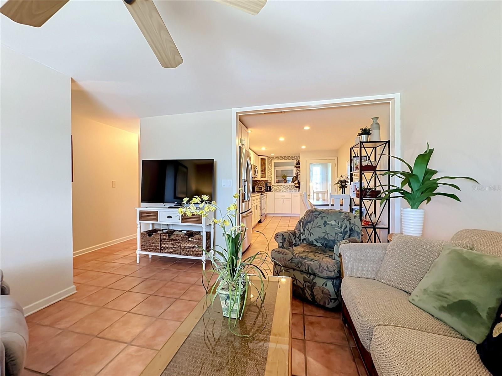 202 PEACOCK LN #A — photo 14