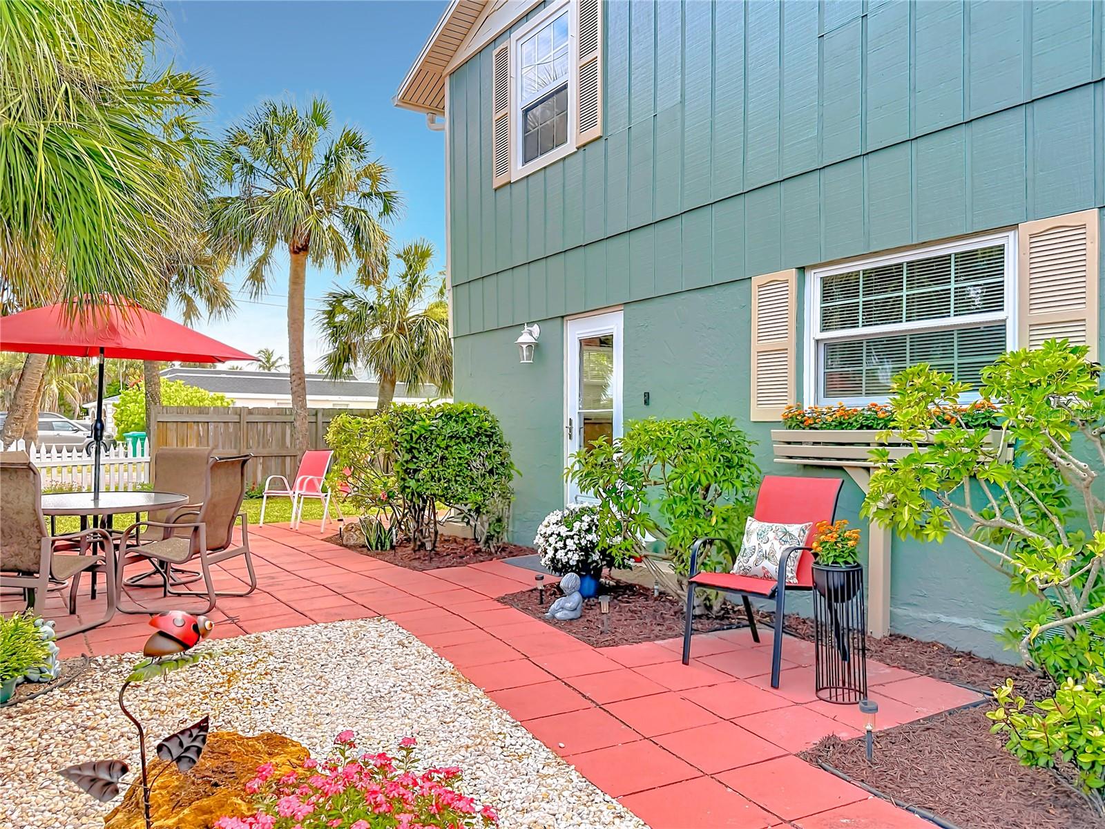 202 PEACOCK LN #A — photo 30