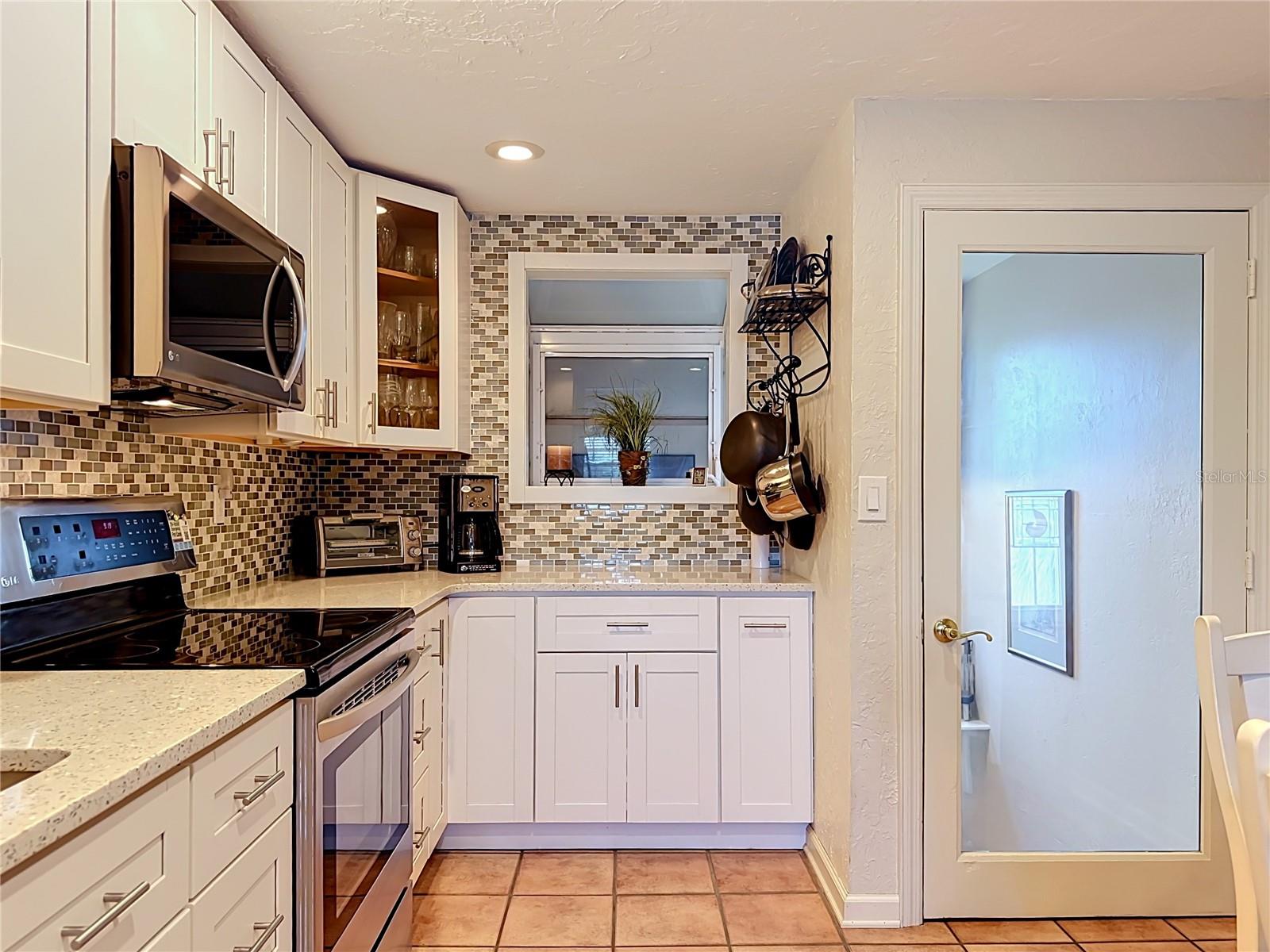 202 PEACOCK LN #A — photo 7