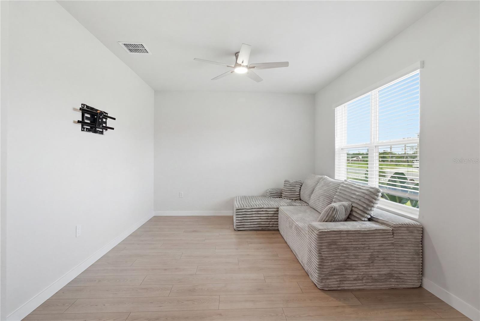 18114 WHEATHOUSE PL — photo 32