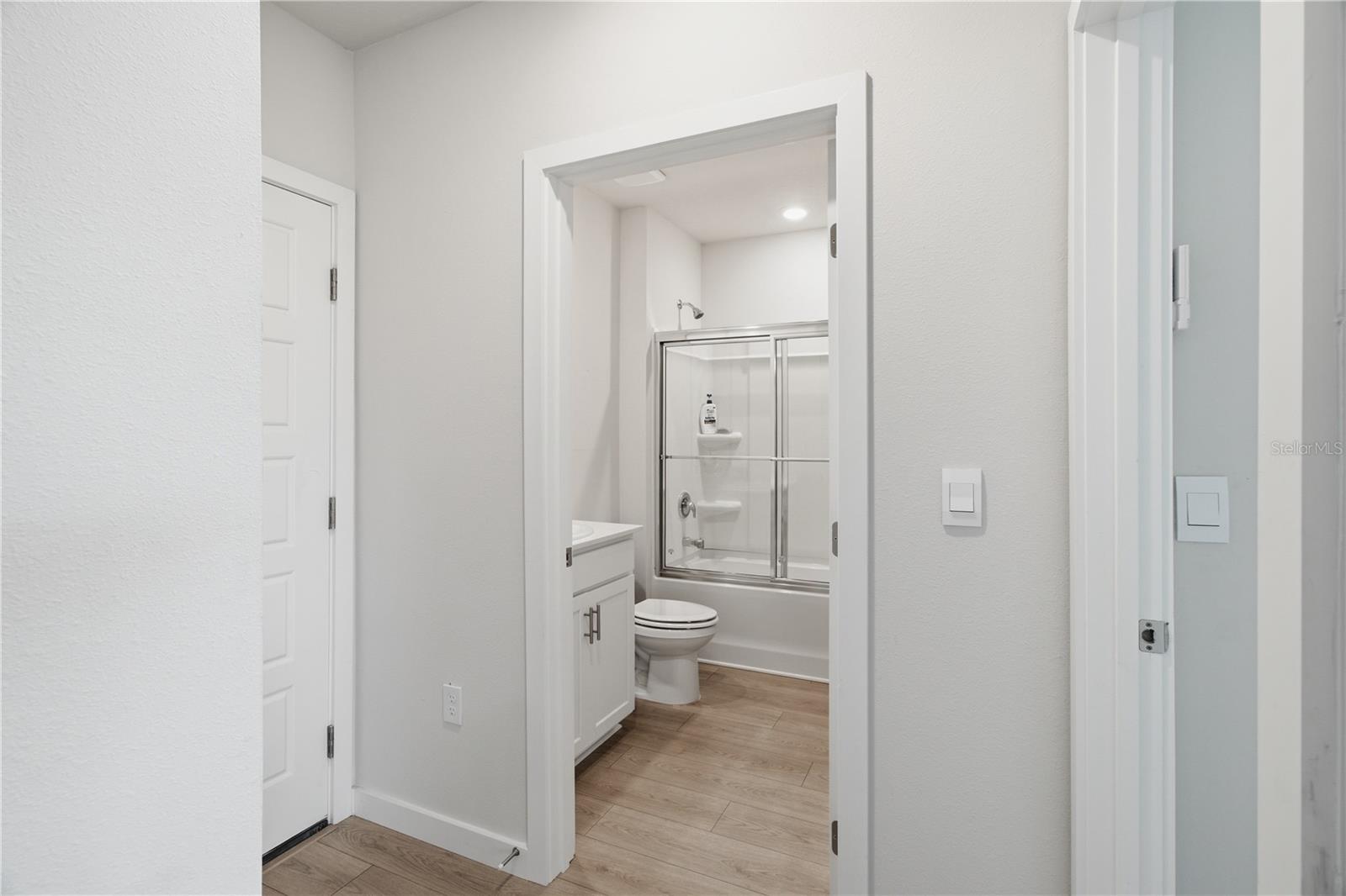 18114 WHEATHOUSE PL — photo 50