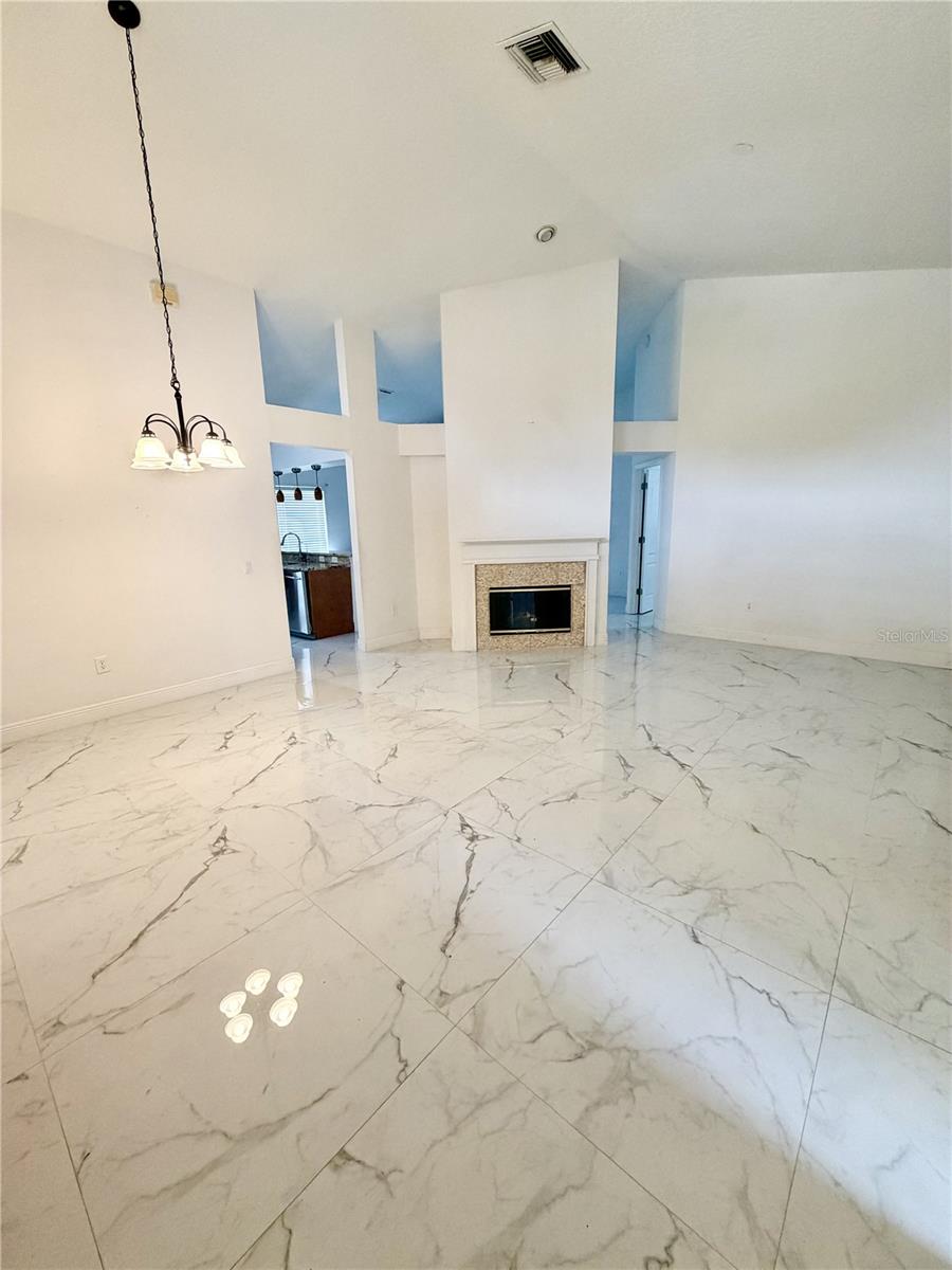 3137 CASTLE ROCK CIR — photo 4