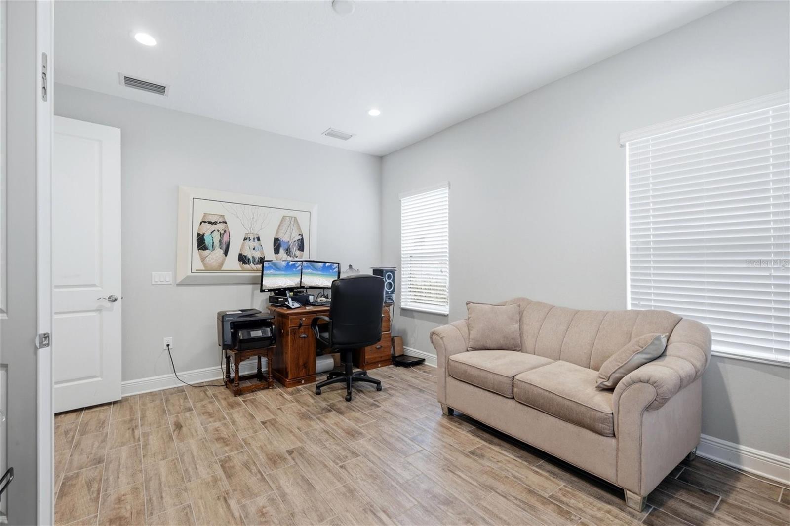 1109 THORNBURY DR — photo 31