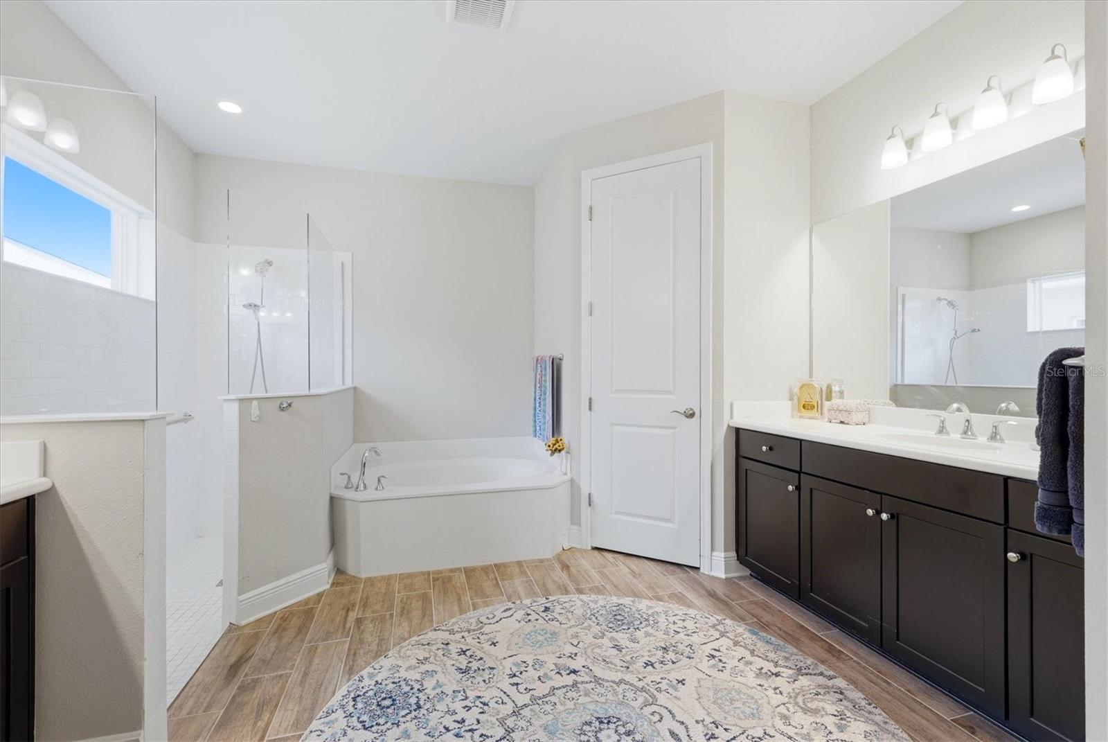 1109 THORNBURY DR — photo 29