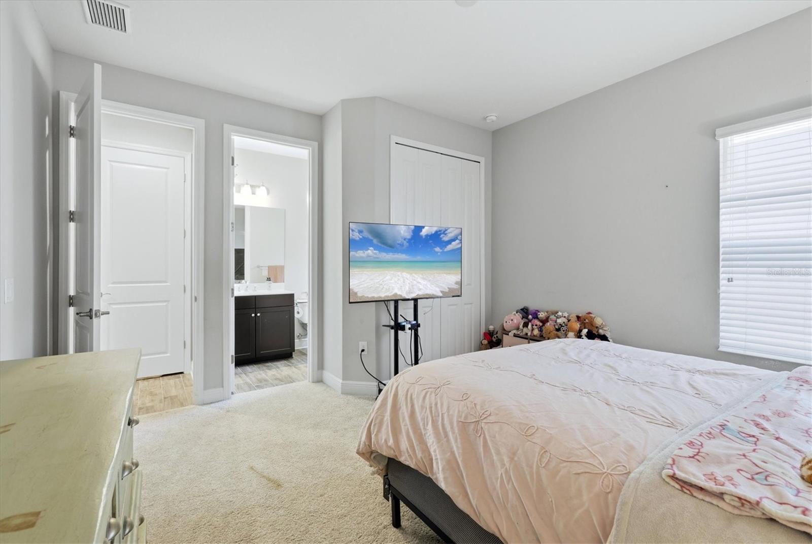 1109 THORNBURY DR — photo 36