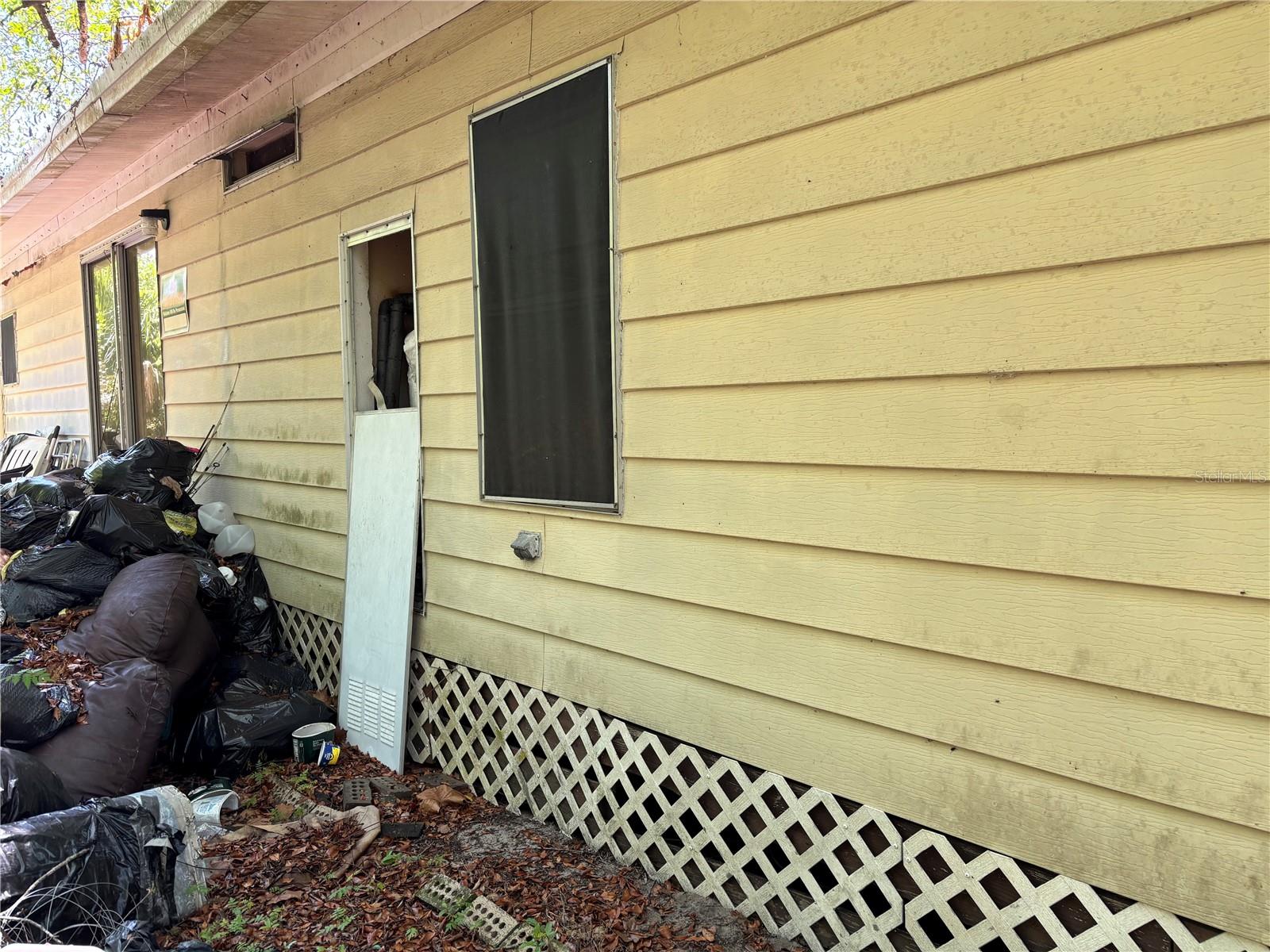 12506 WALTON AVE — photo 10