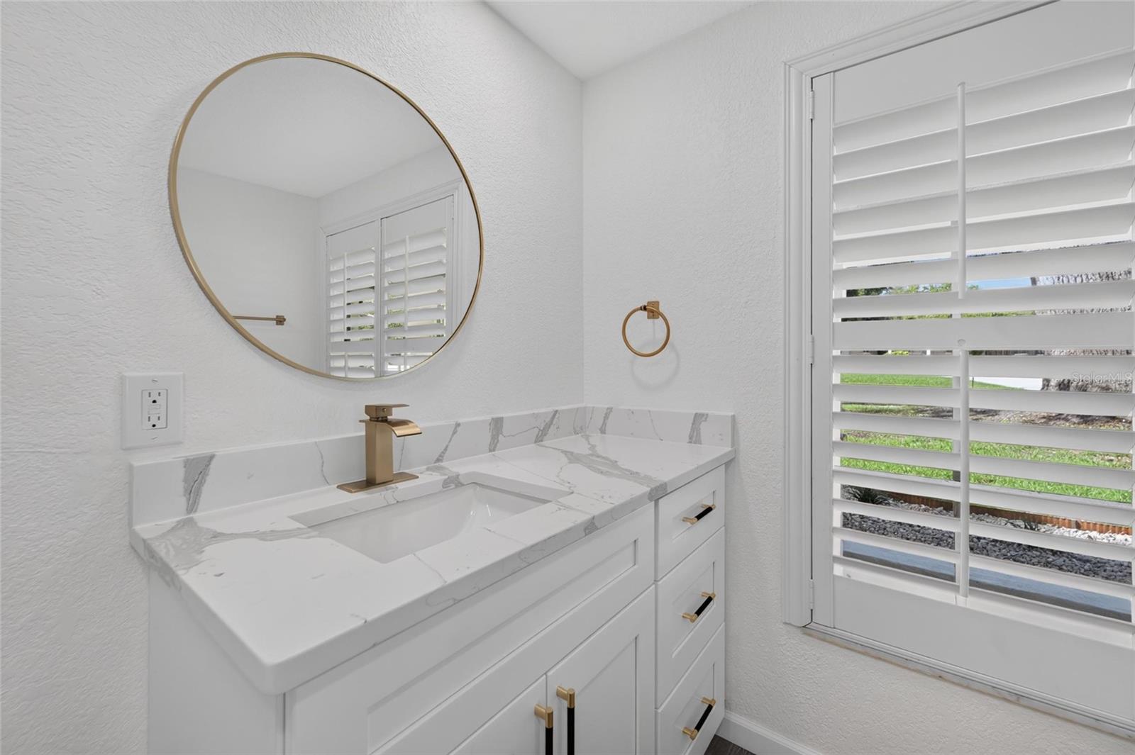 522 HIGHVIEW CIR N — photo 35