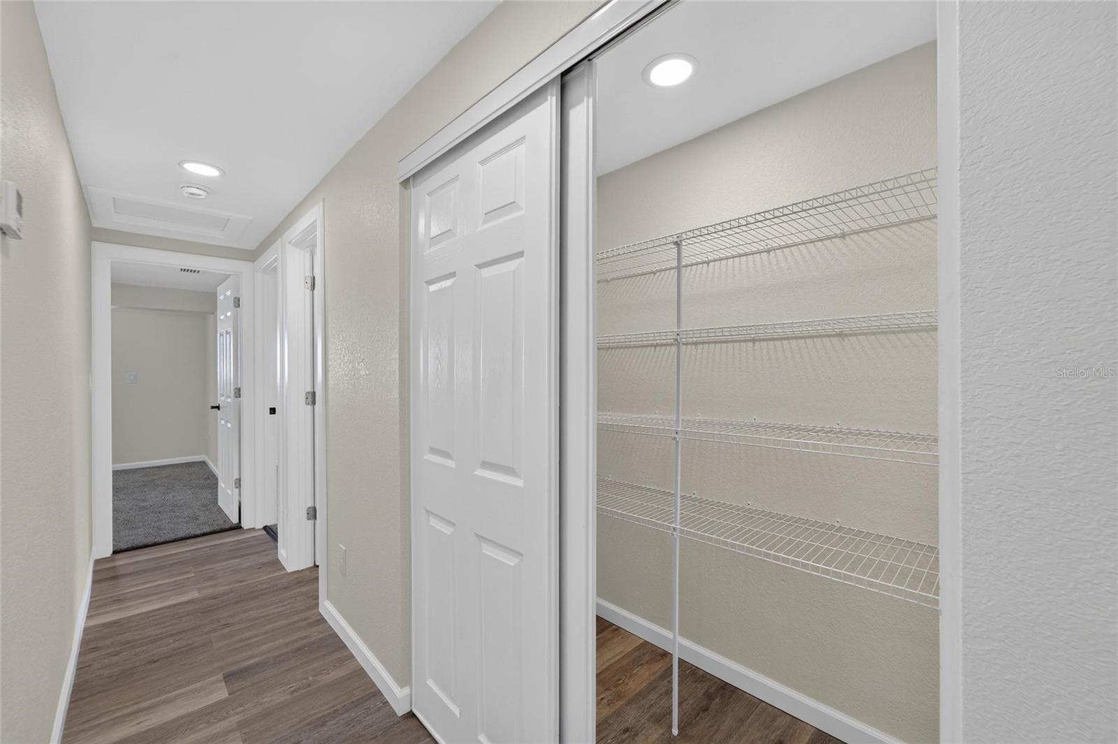 522 HIGHVIEW CIR N — photo 46