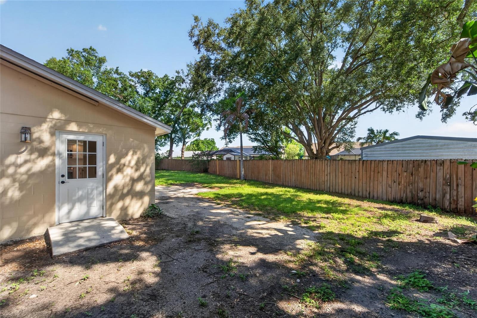 522 HIGHVIEW CIR N — photo 18