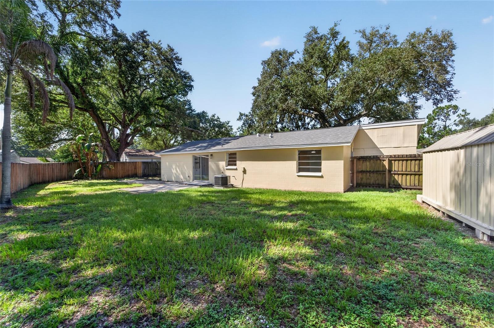 522 HIGHVIEW CIR N — photo 13