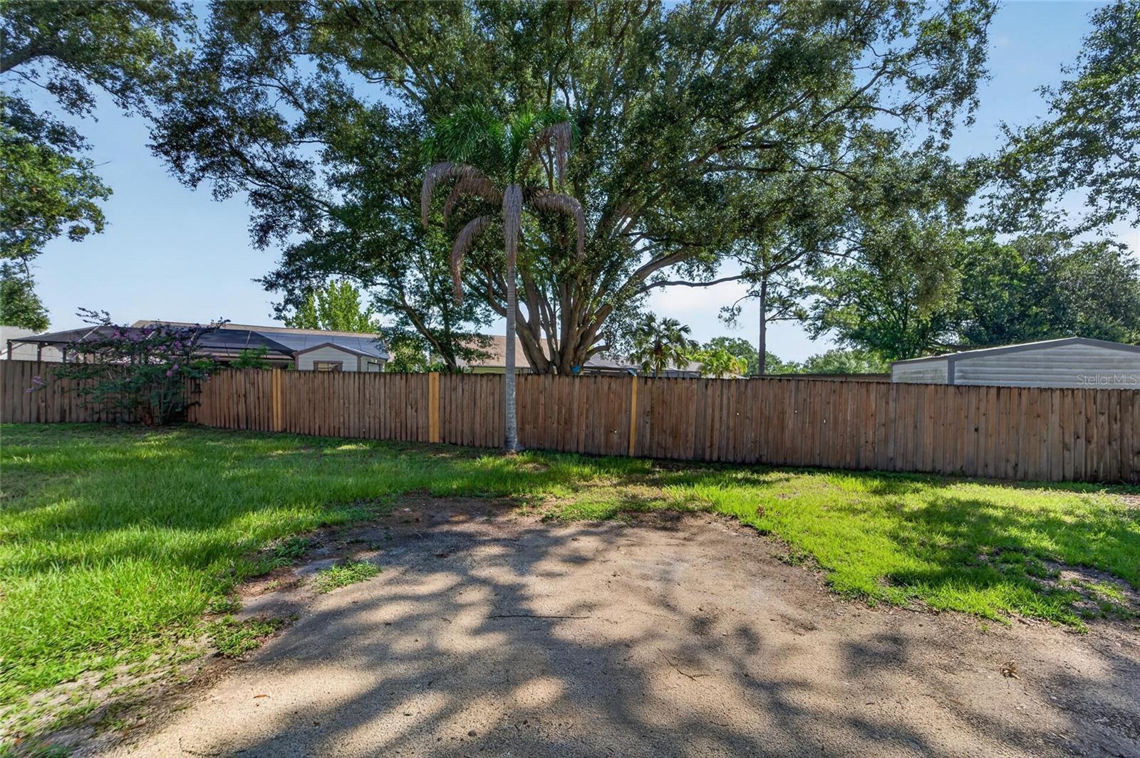 522 HIGHVIEW CIR N — photo 17