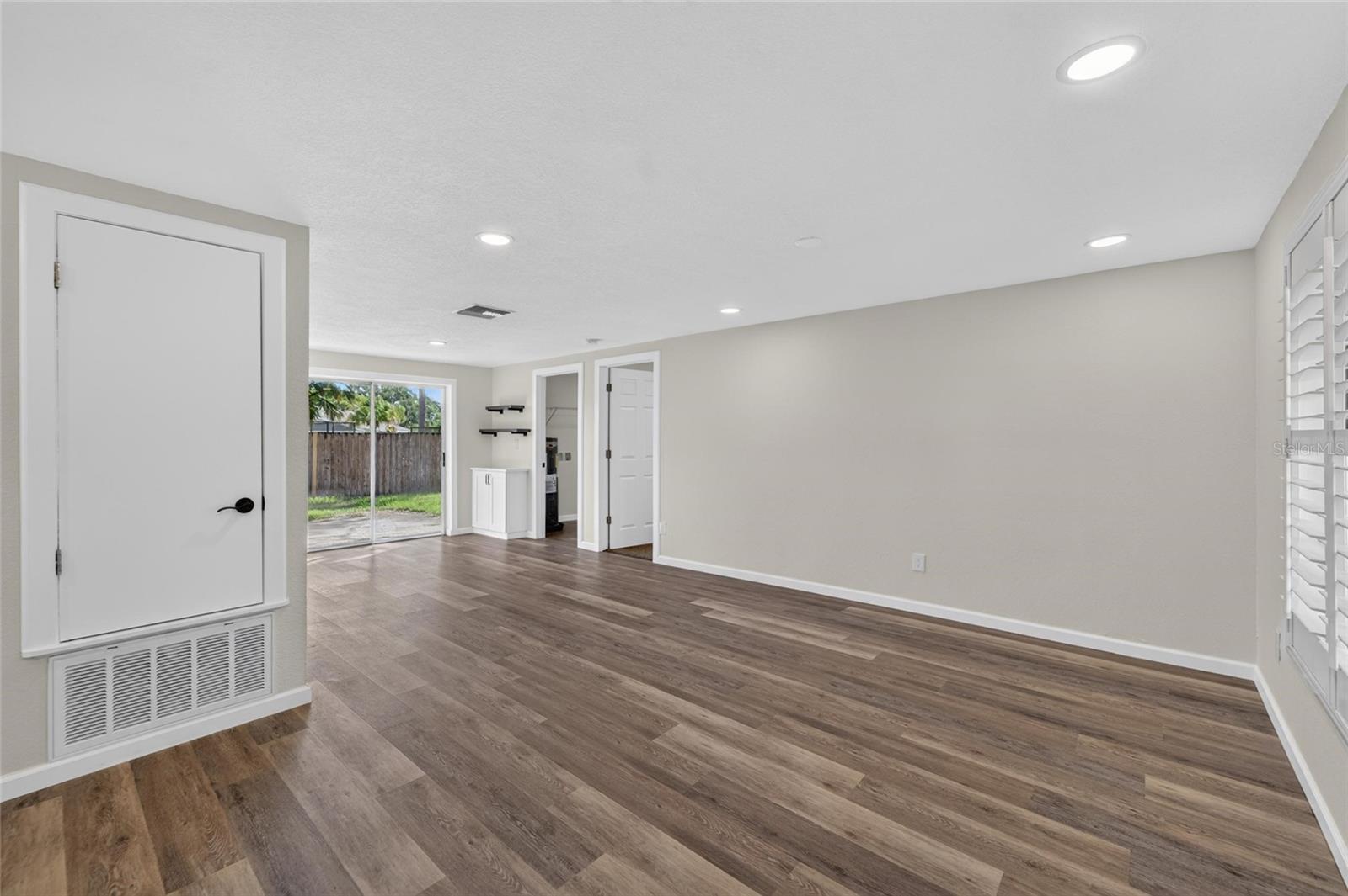 522 HIGHVIEW CIR N — photo 24