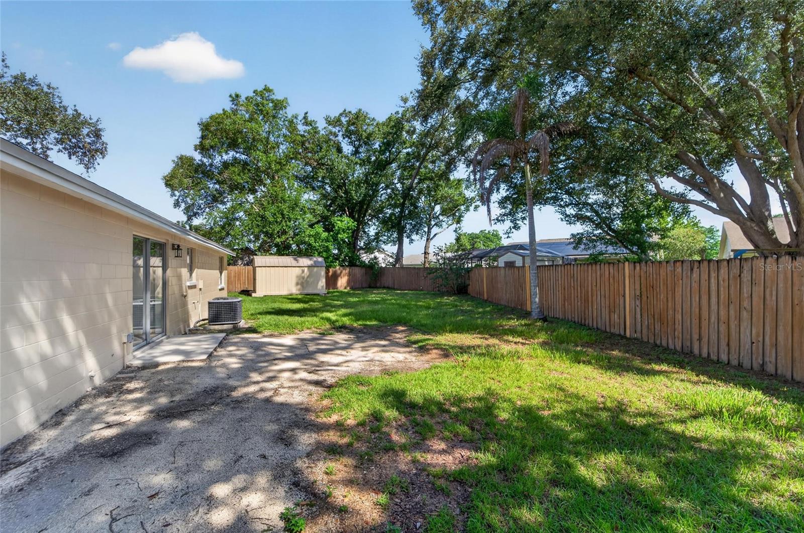 522 HIGHVIEW CIR N — photo 12