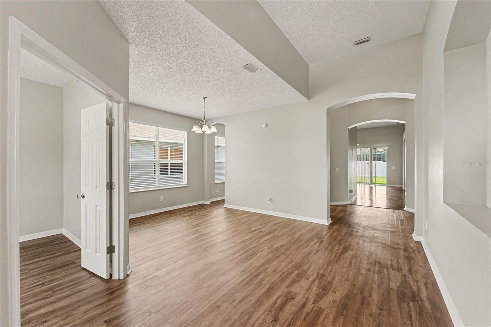 4906 PENNECOTT WAY — photo 8