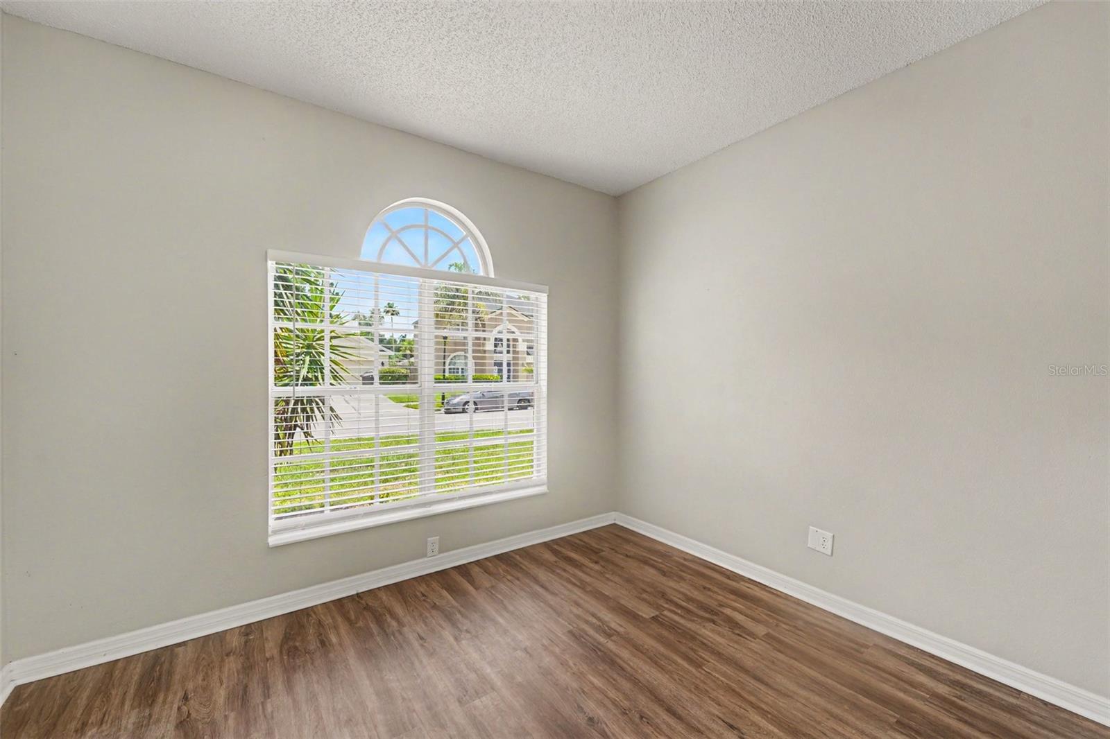 4906 PENNECOTT WAY — photo 9