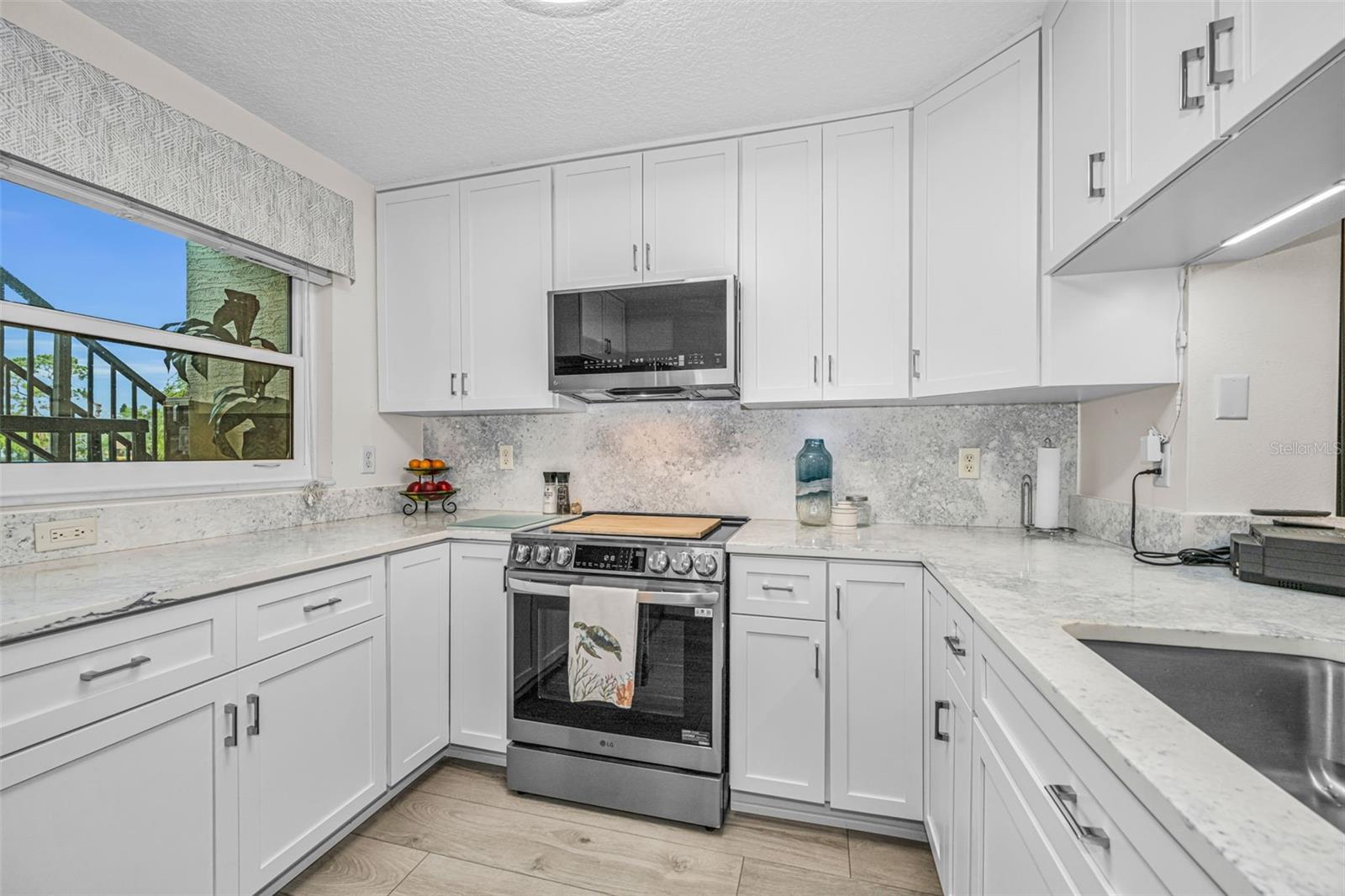 1673 SEASCAPE CIR #102 — photo 9