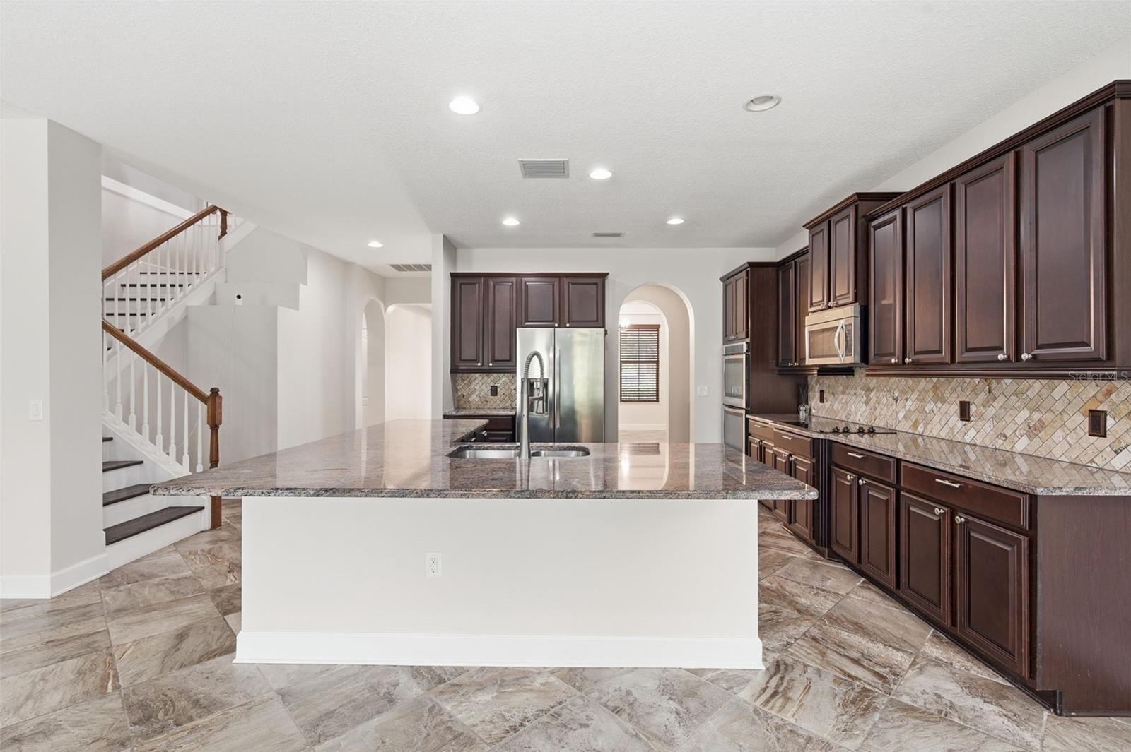 1120 MAZA PL — photo 18